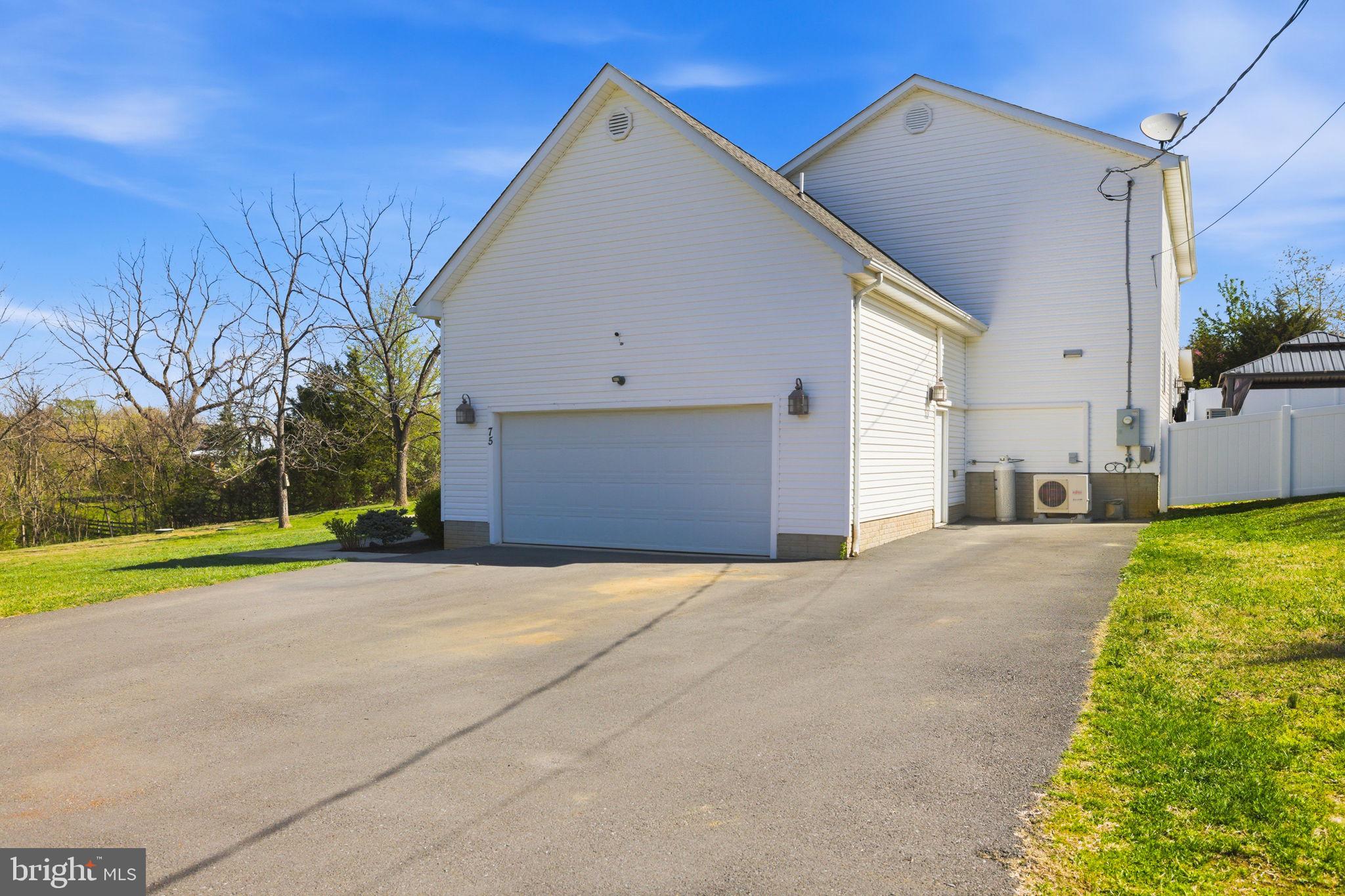 OAK HILL - Residential