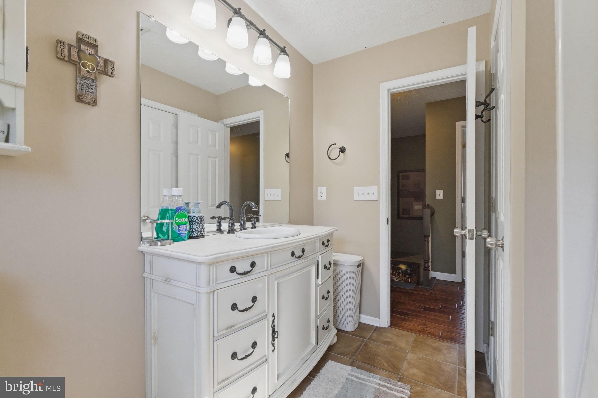 OAK HILL - Residential