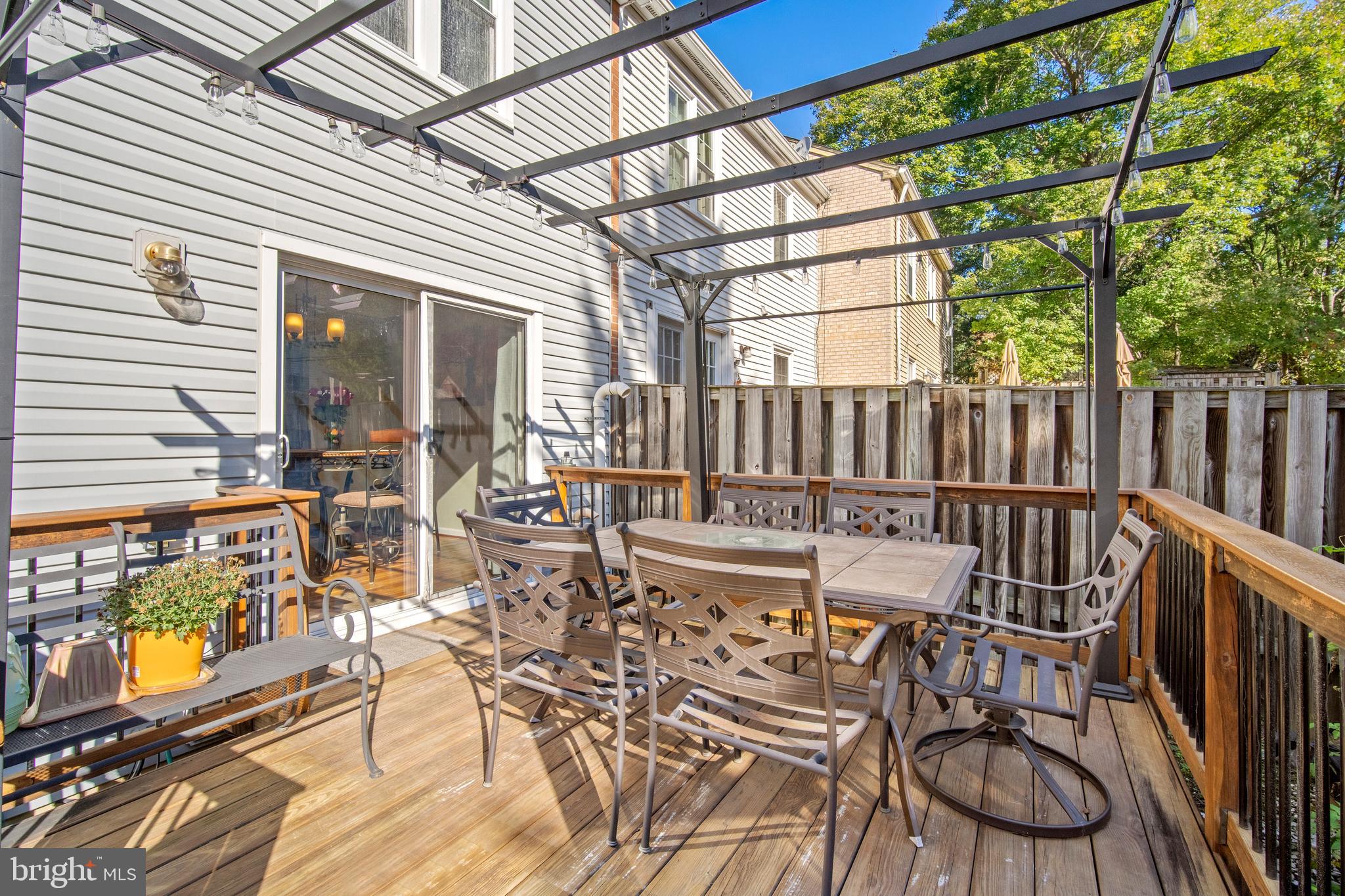 NEWINGTON STATION - Residential