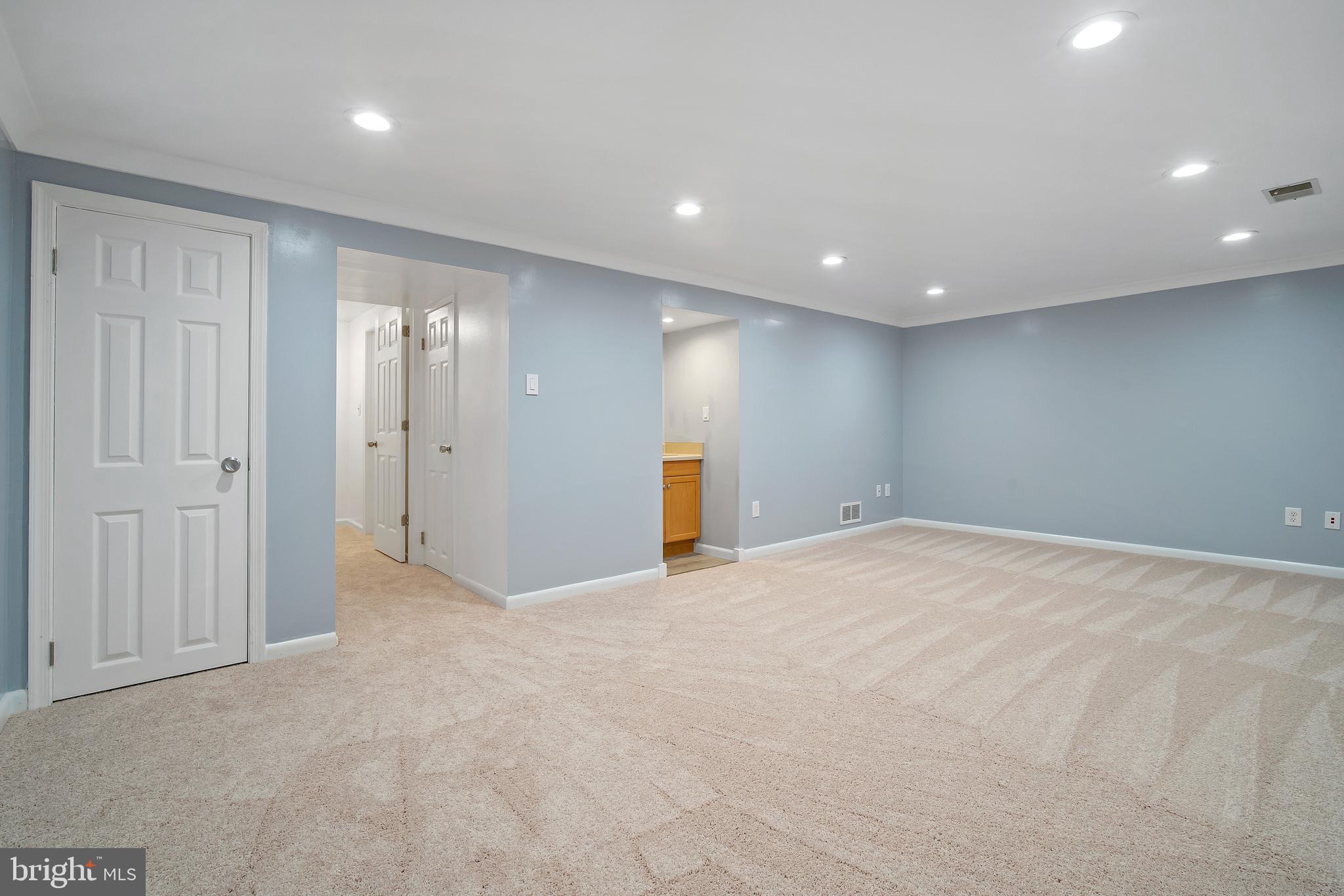 NEWINGTON STATION - Residential