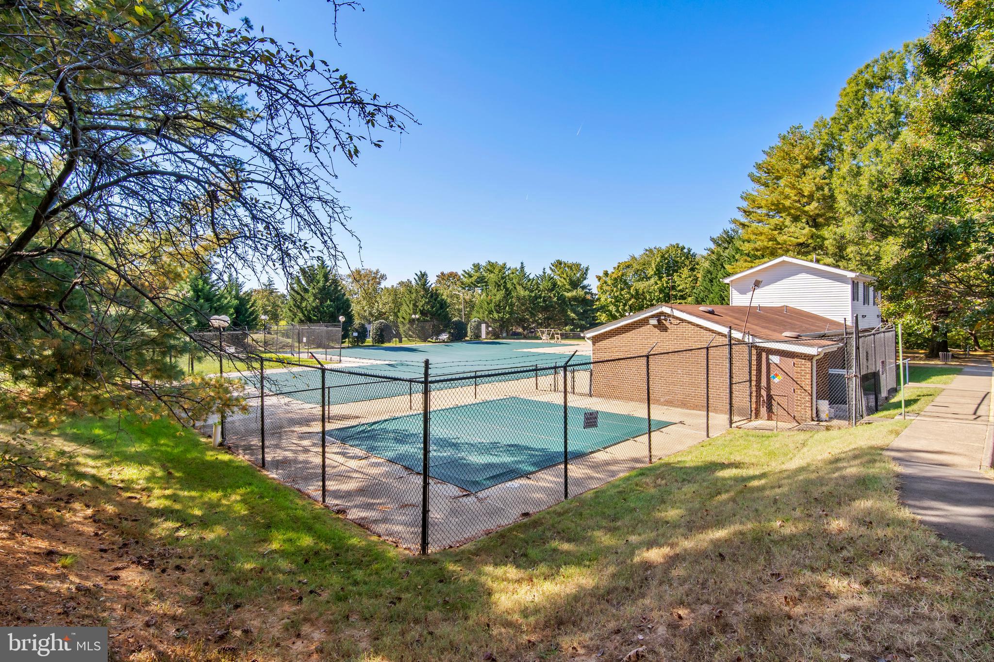 NEWINGTON STATION - Residential