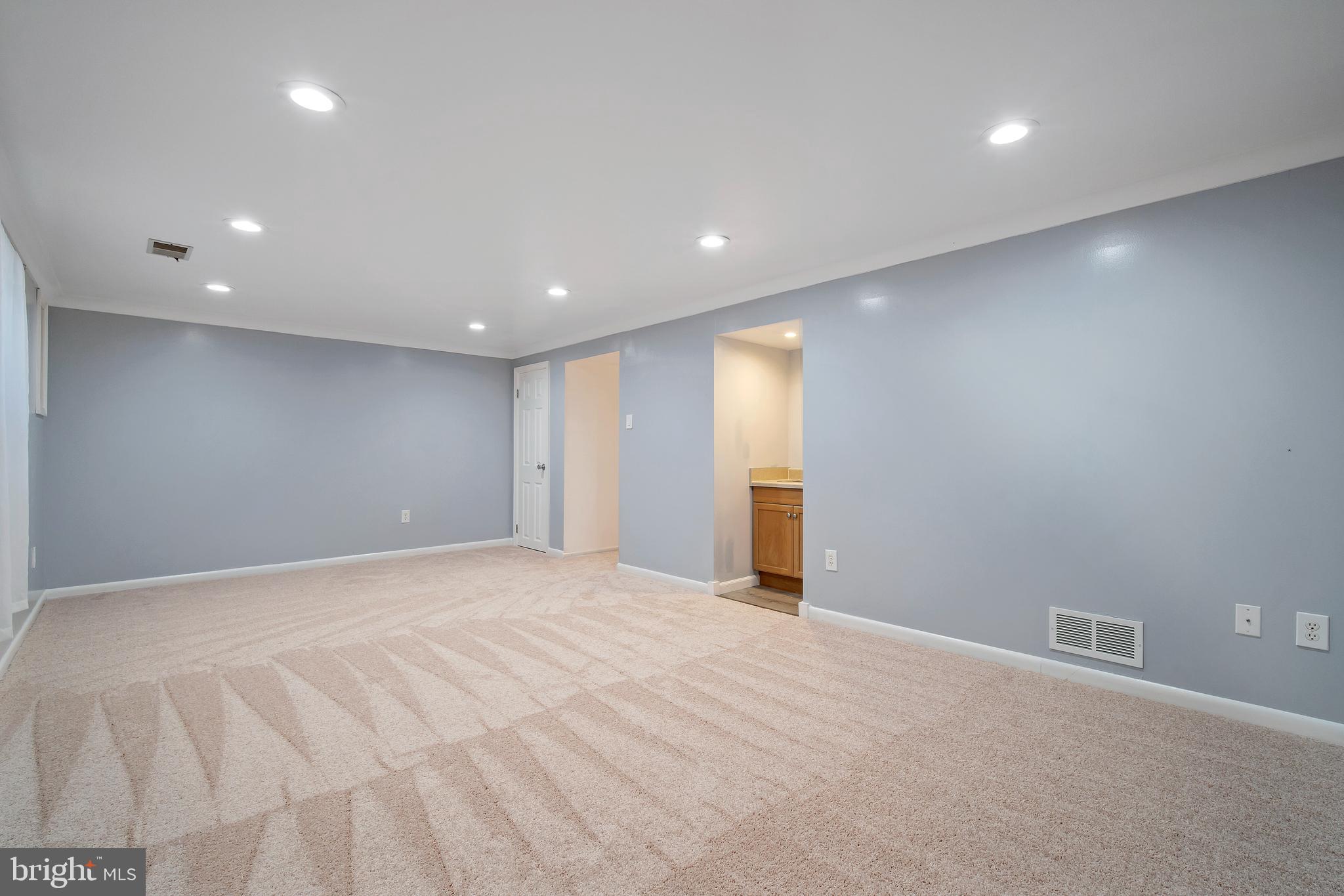 NEWINGTON STATION - Residential