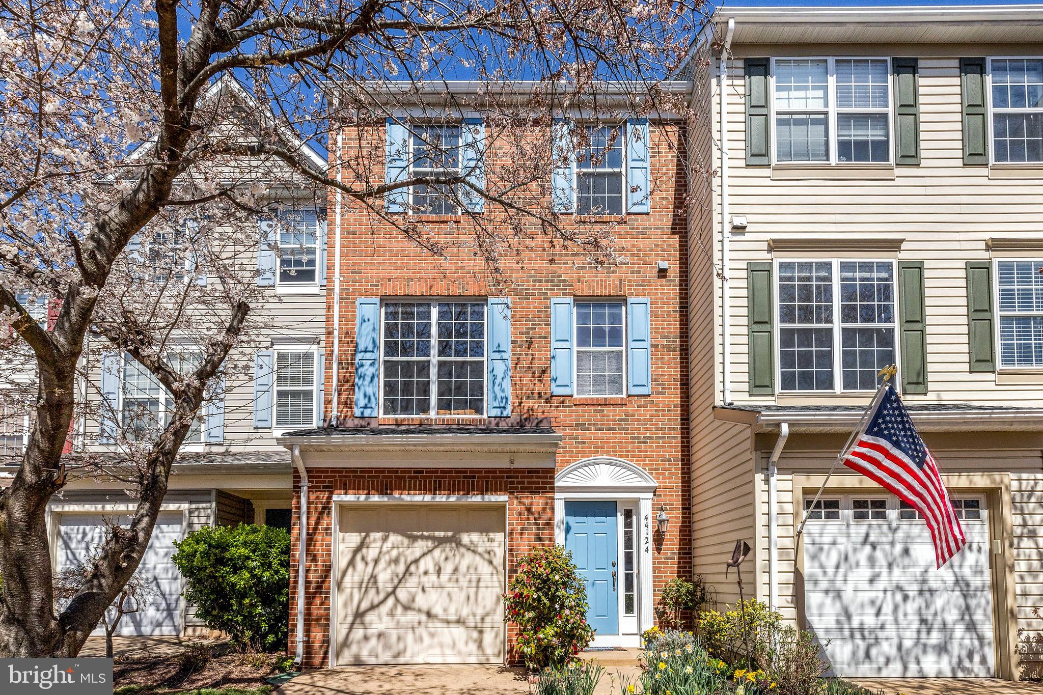 ASHBURN VILLAGE - Residential