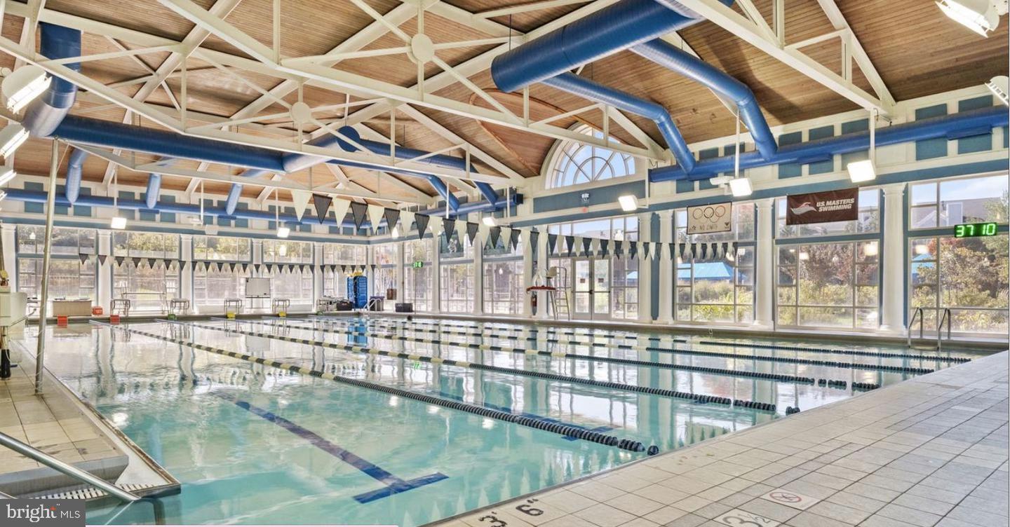 ASHBURN VILLAGE - Residential