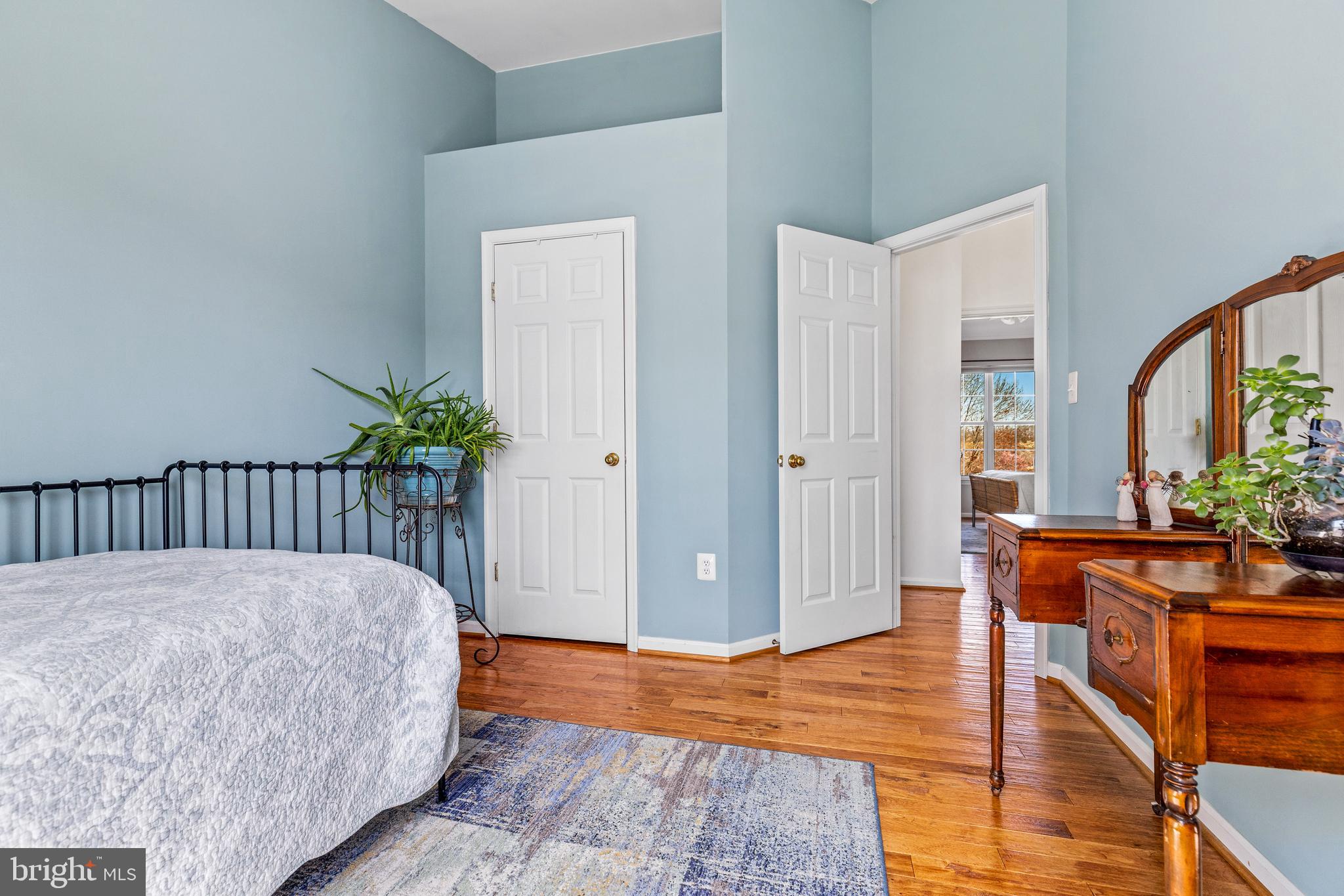 ASHBURN VILLAGE - Residential