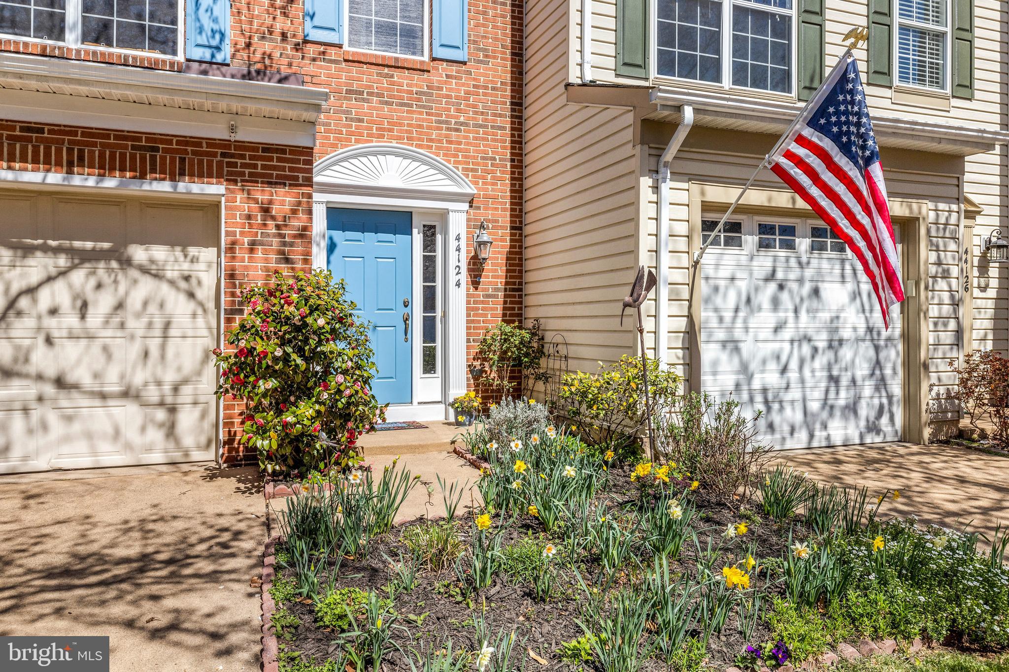 ASHBURN VILLAGE - Residential