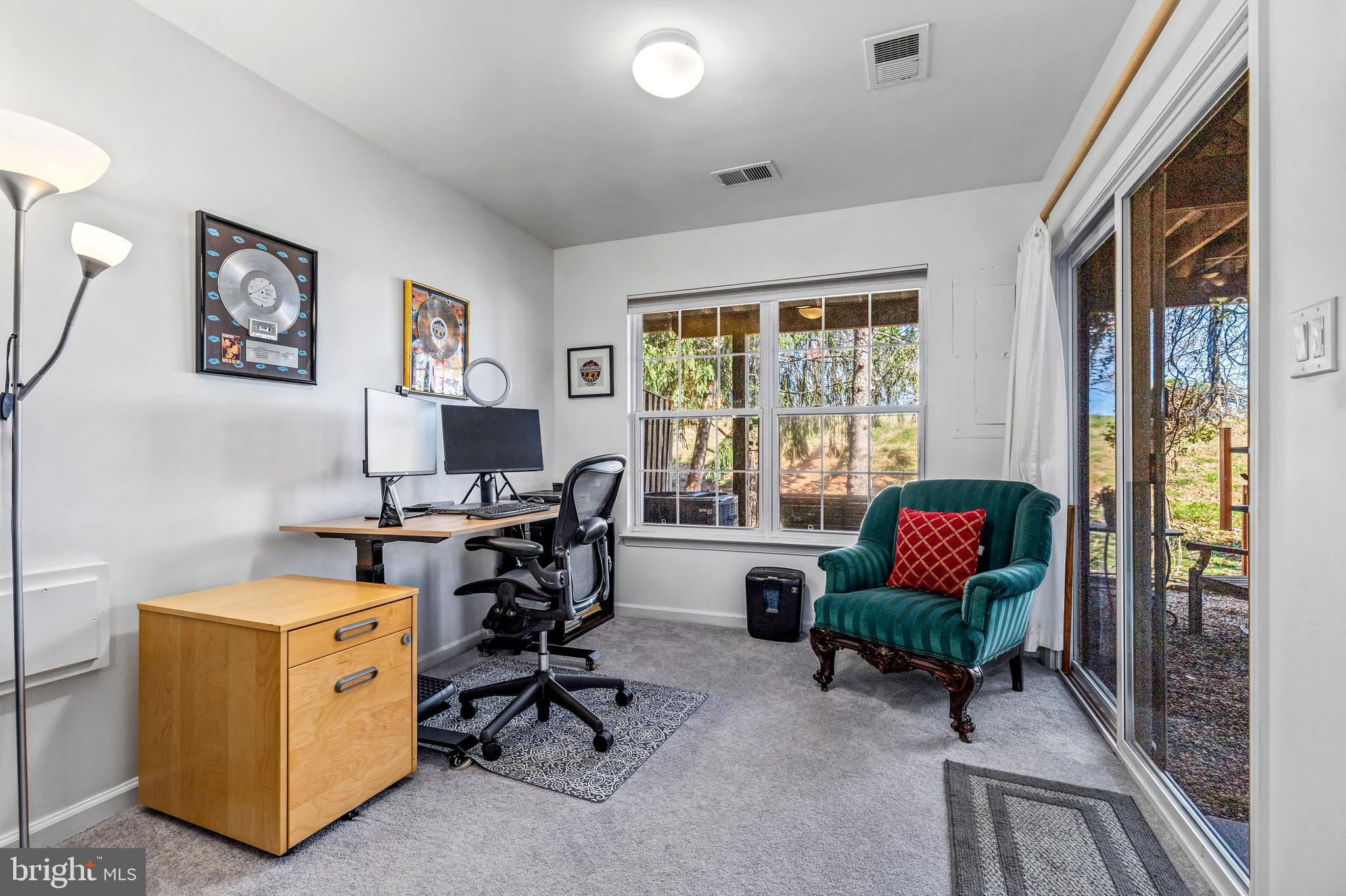 ASHBURN VILLAGE - Residential