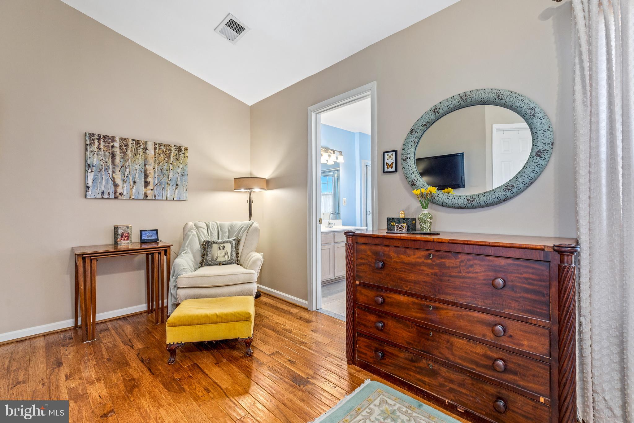 ASHBURN VILLAGE - Residential