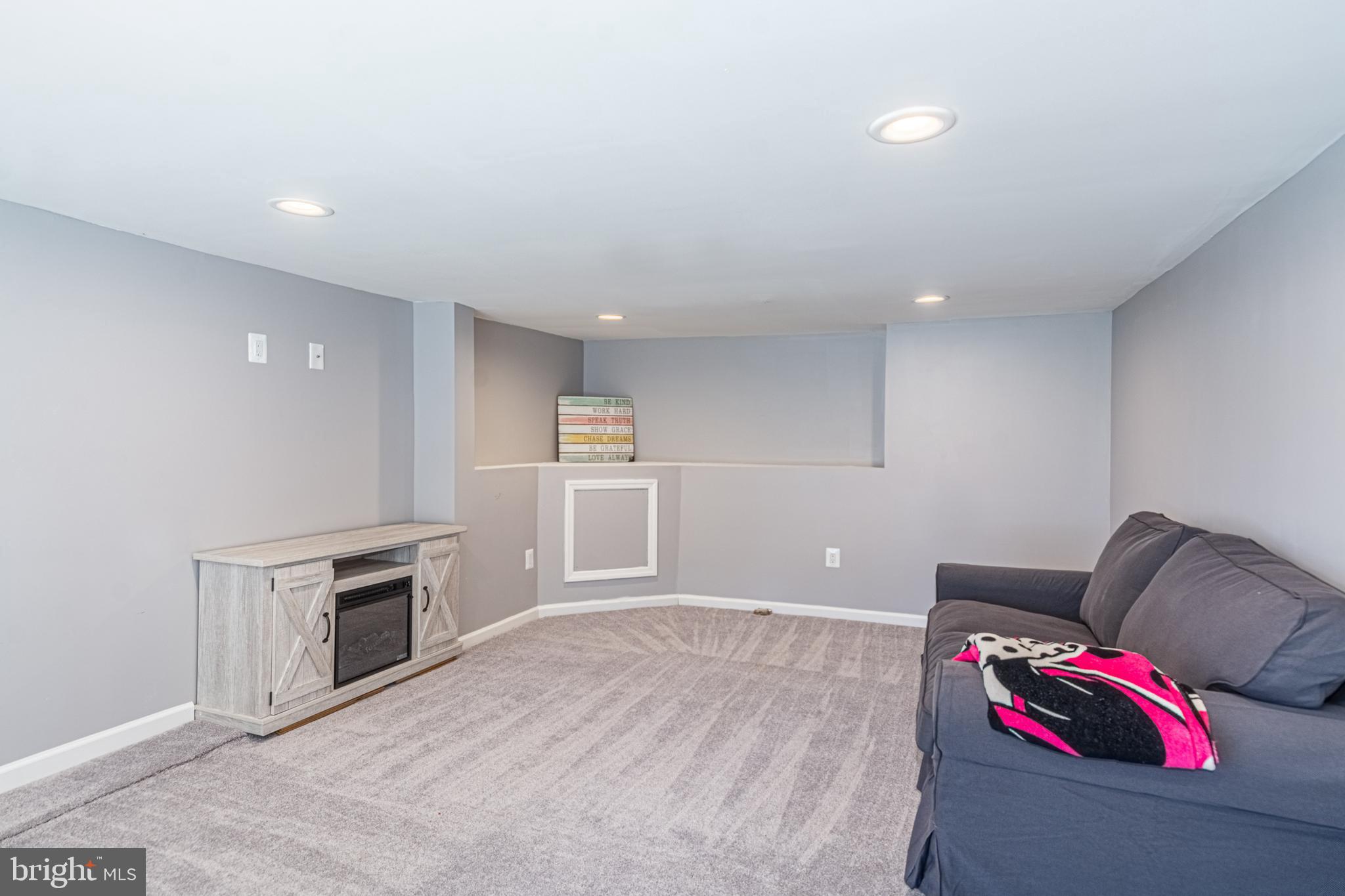 KINGSVILLE - Residential