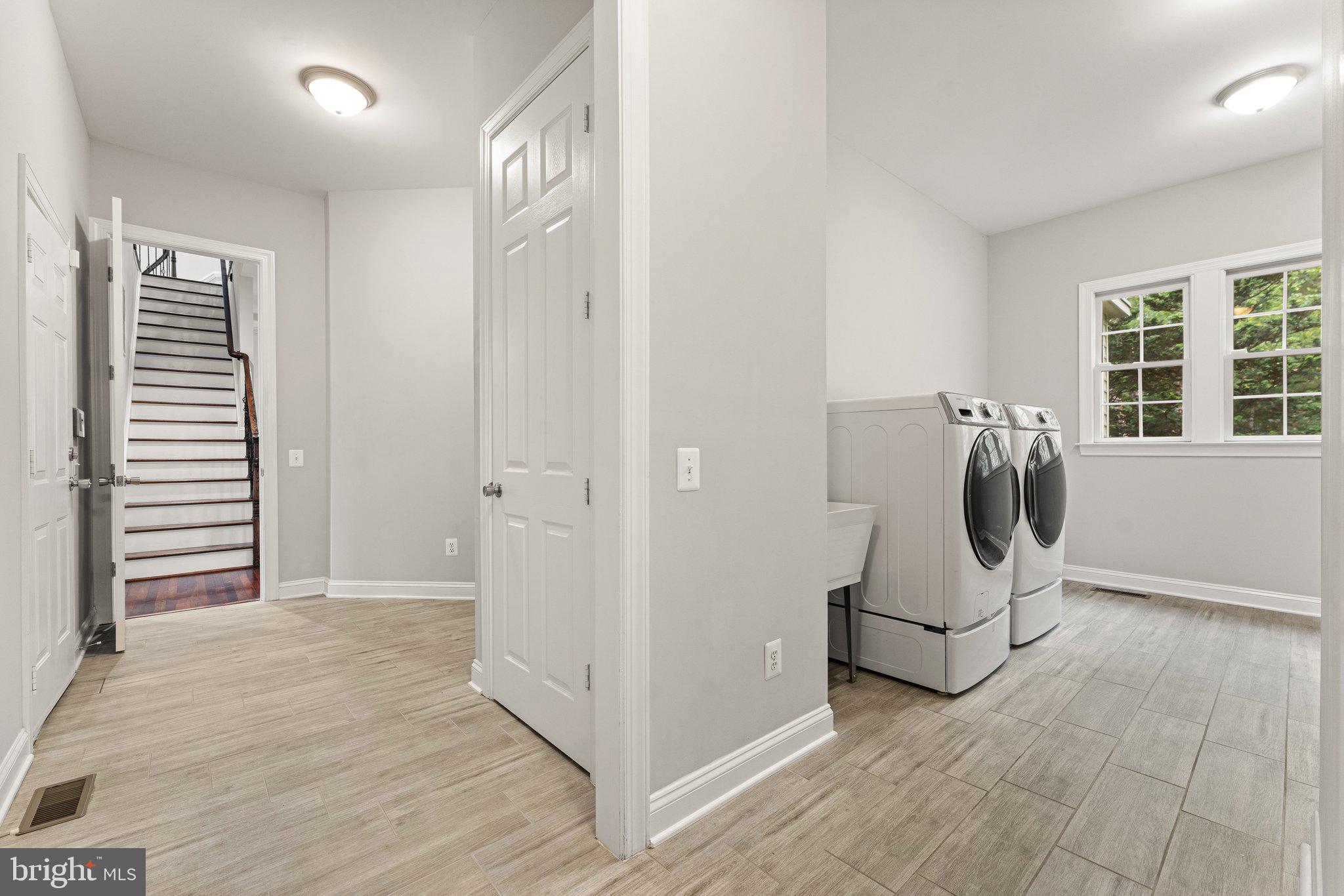 CEDAR CREST - Residential