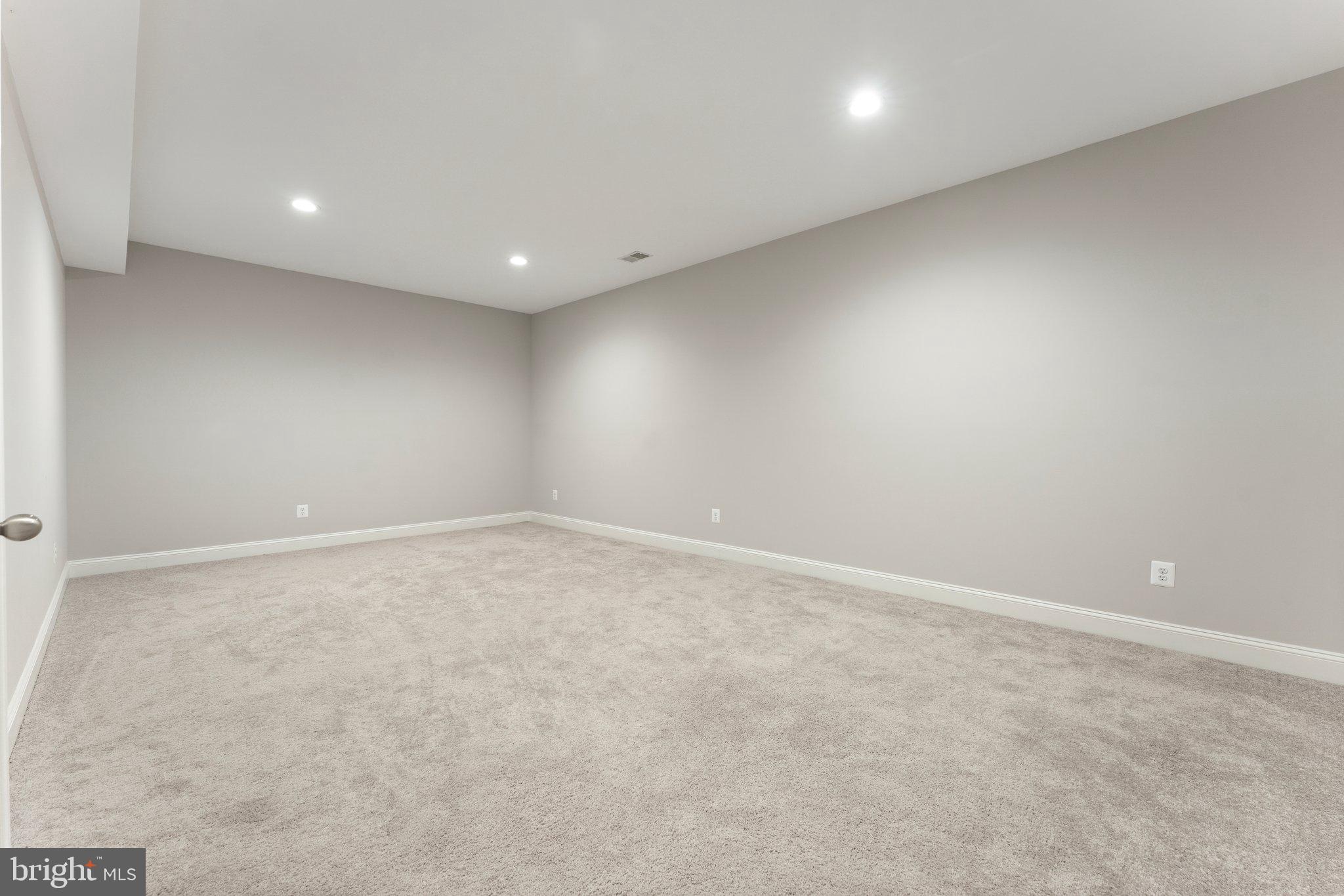 CEDAR CREST - Residential