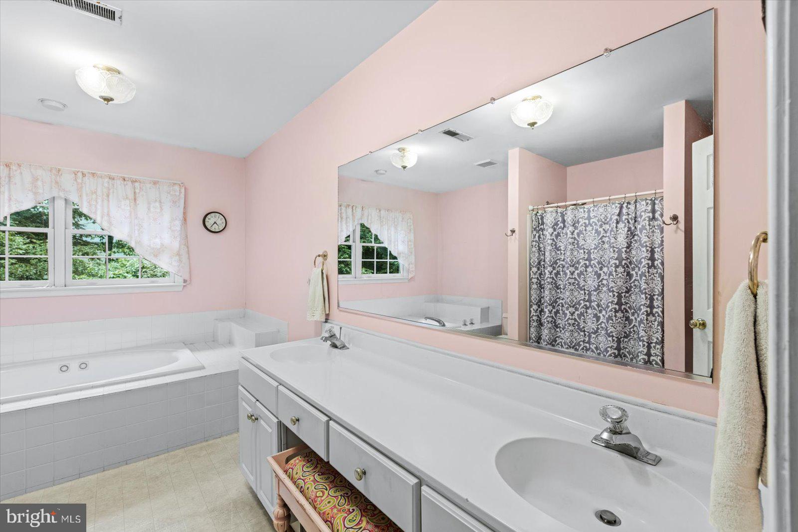 PIEDMONT HILLS - Residential