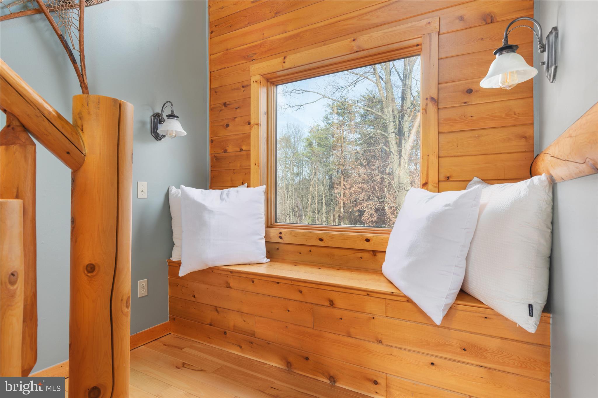 ASHTON WOODS - Residential