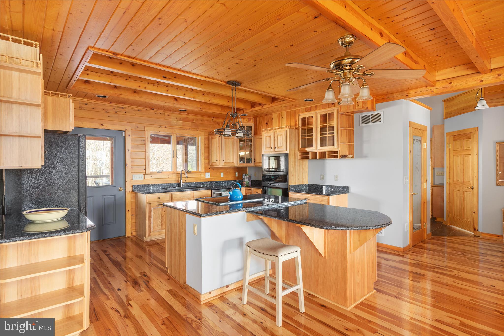 ASHTON WOODS - Residential