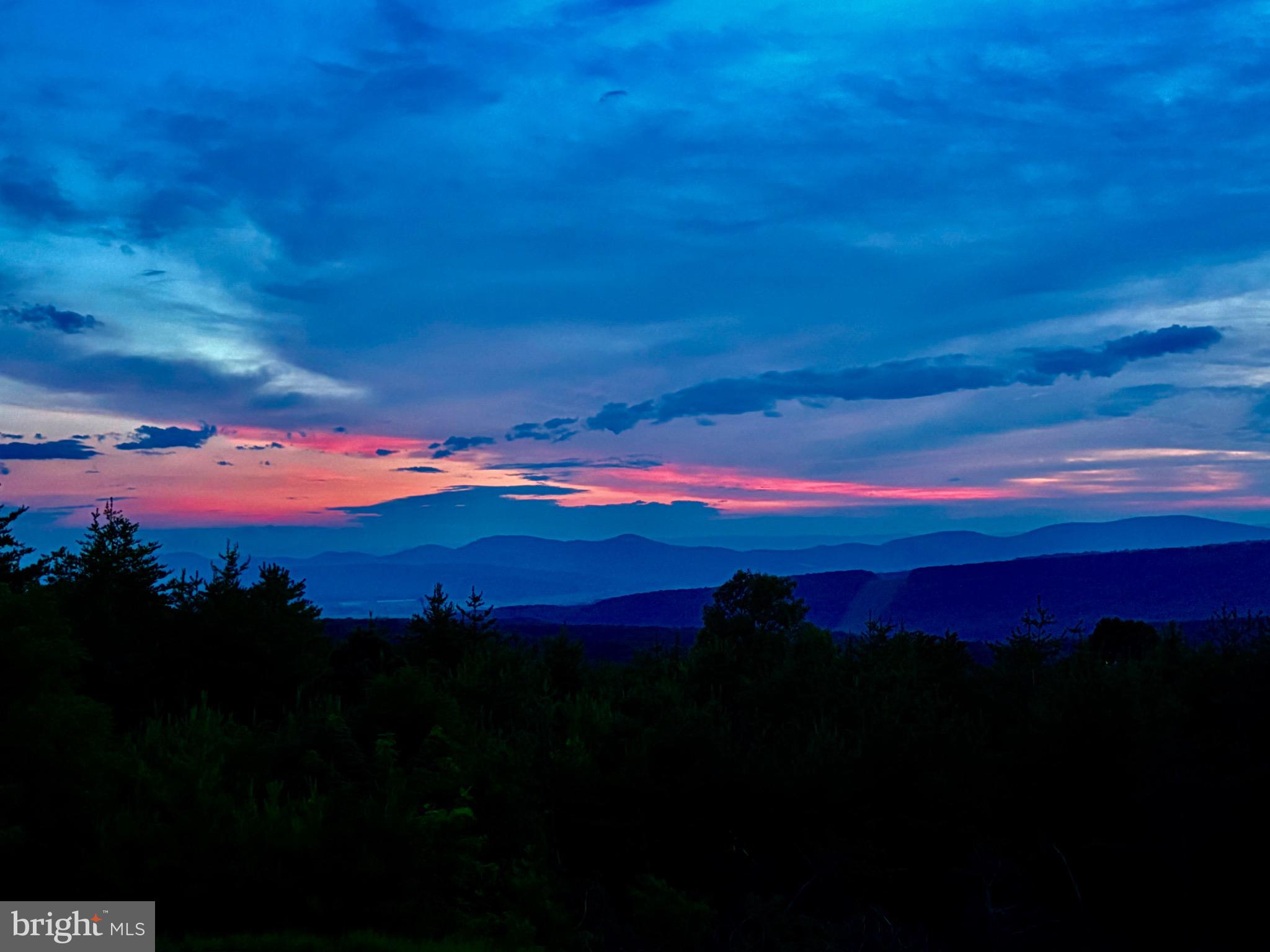 ASHTON WOODS - Residential