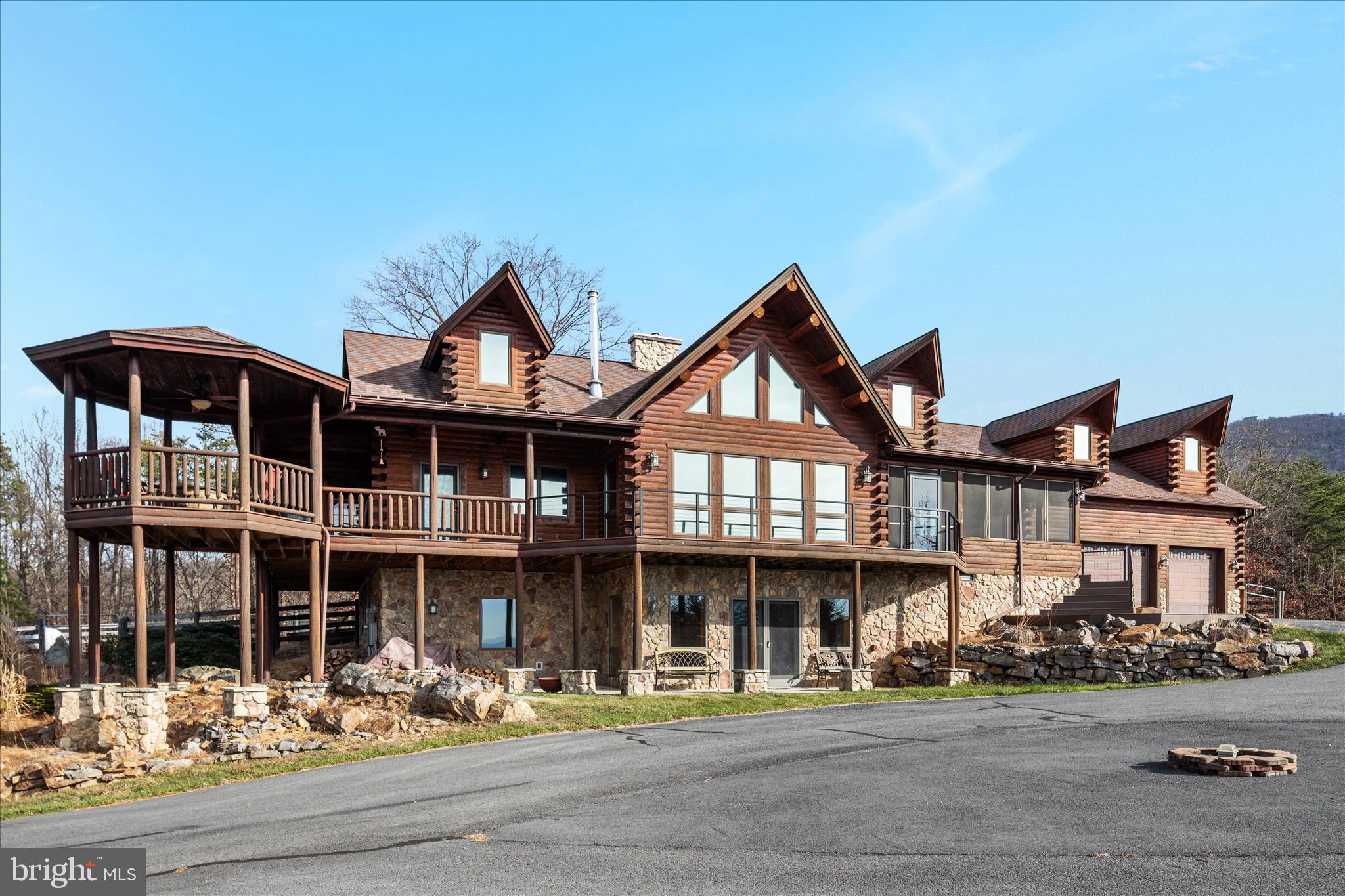 ASHTON WOODS - Residential