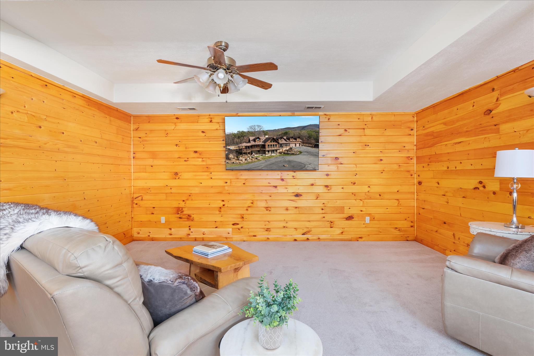 ASHTON WOODS - Residential