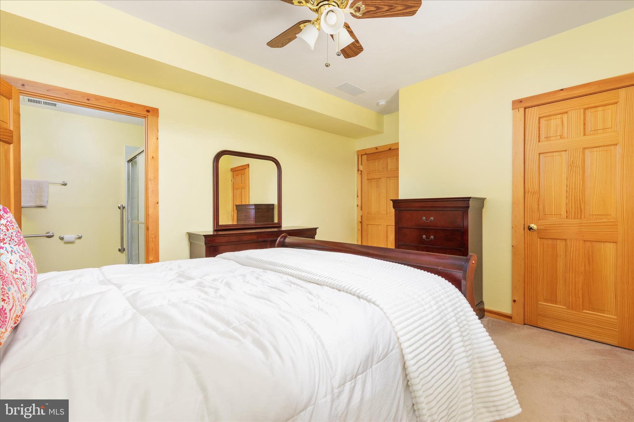 ASHTON WOODS - Residential