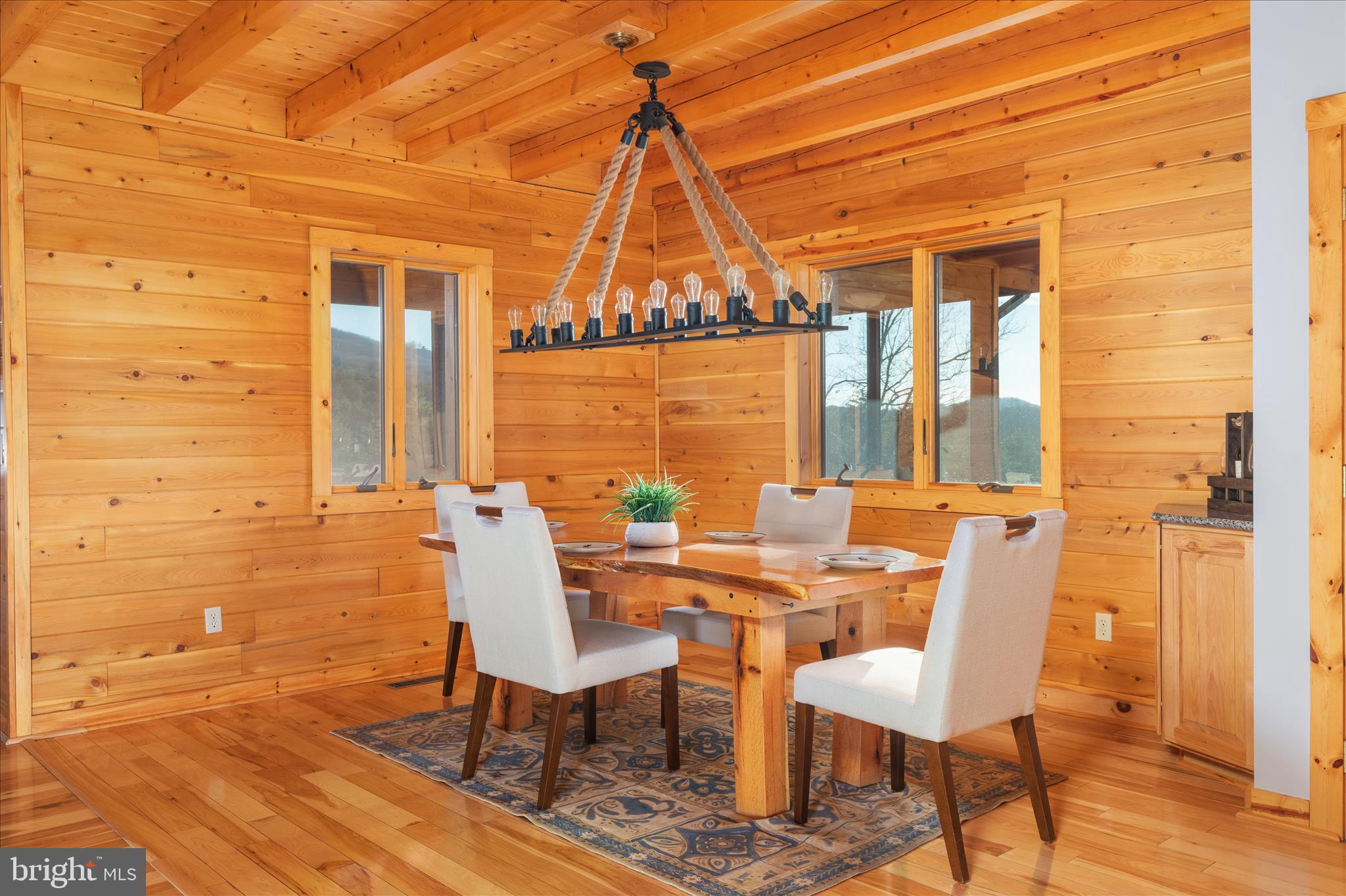 ASHTON WOODS - Residential