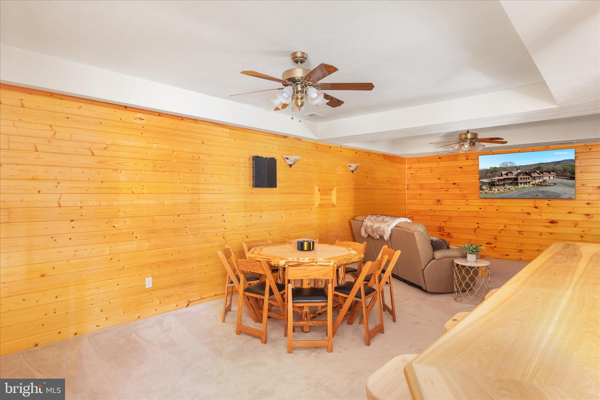 ASHTON WOODS - Residential