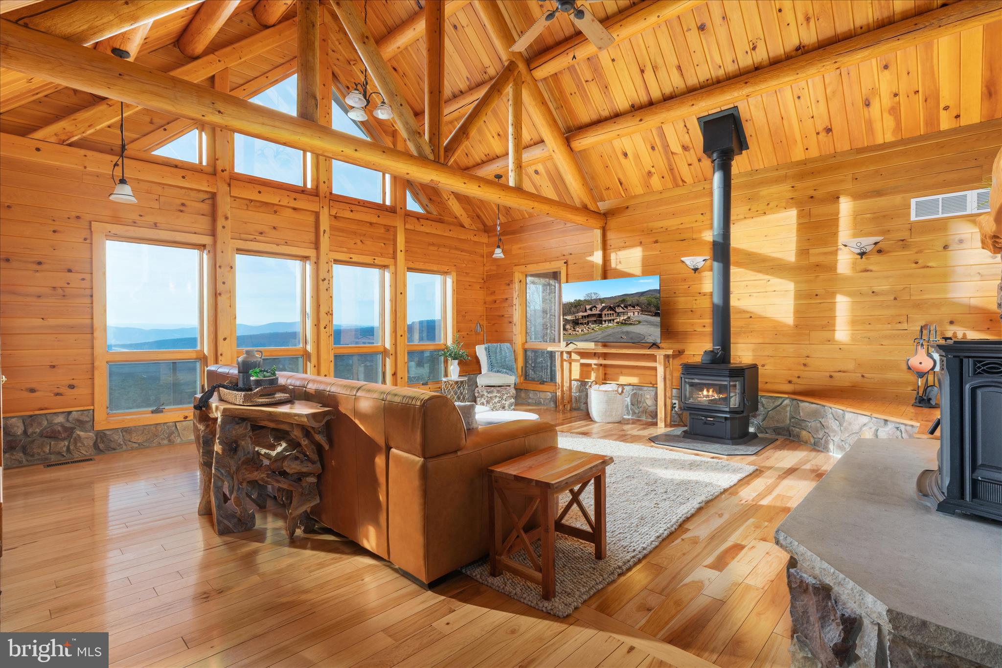 ASHTON WOODS - Residential