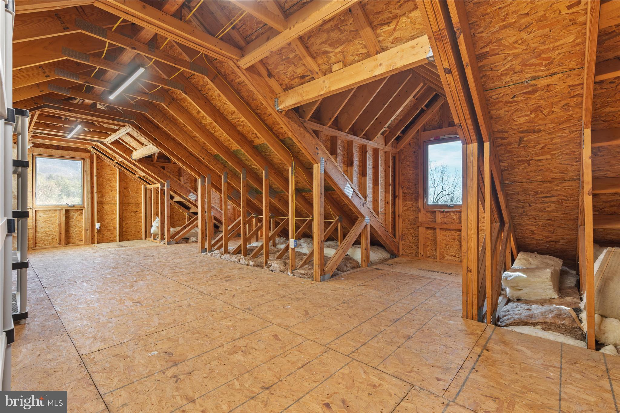 ASHTON WOODS - Residential