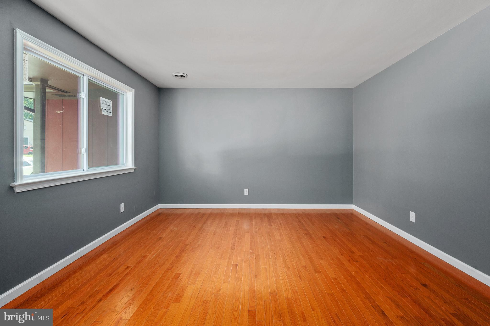 STONEYBROOKE - Residential