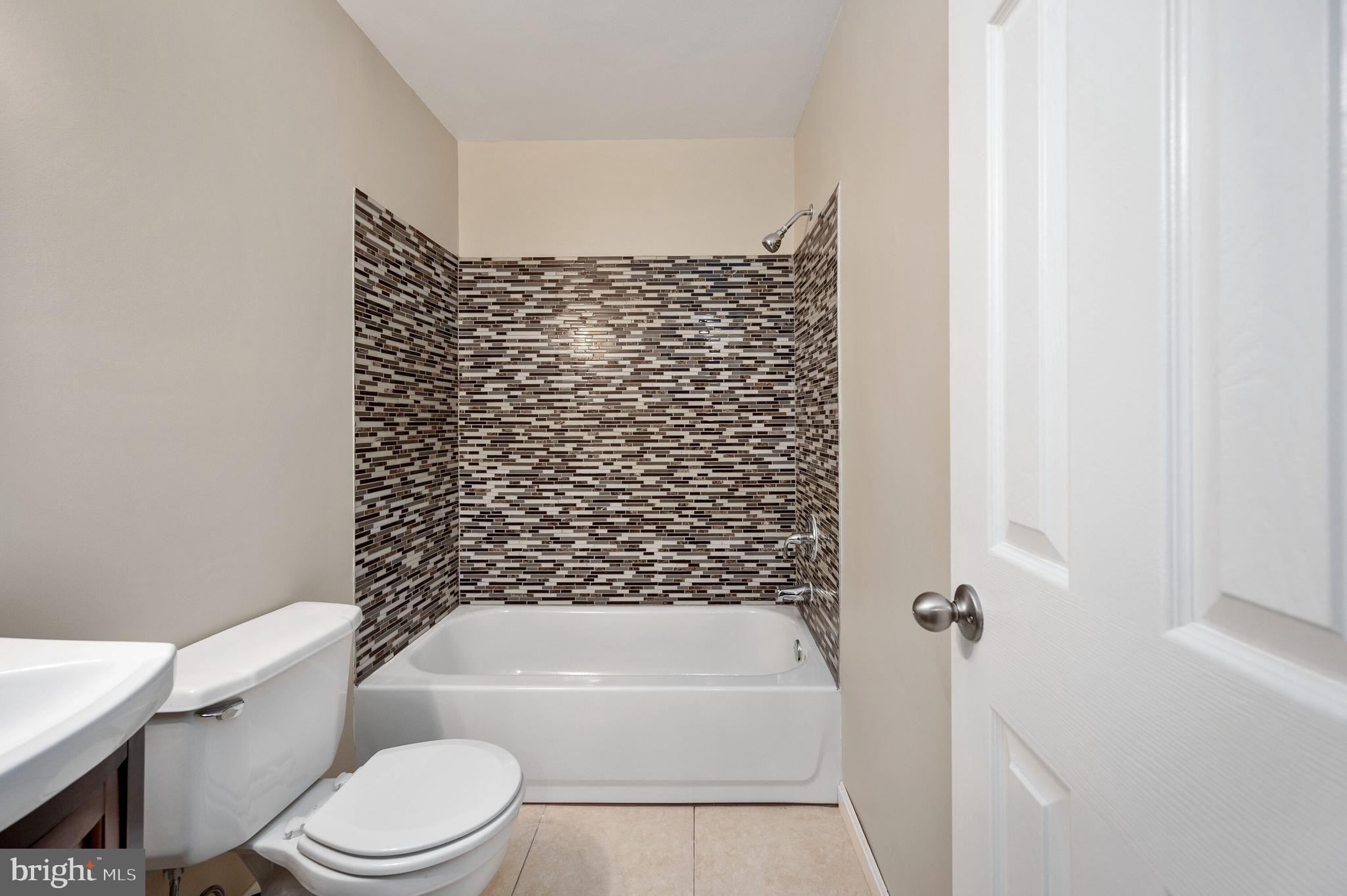 STONEYBROOKE - Residential