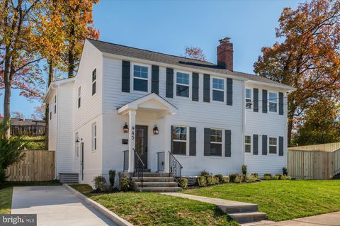 945 N LEBANON STREET ARLINGTON VA 22205