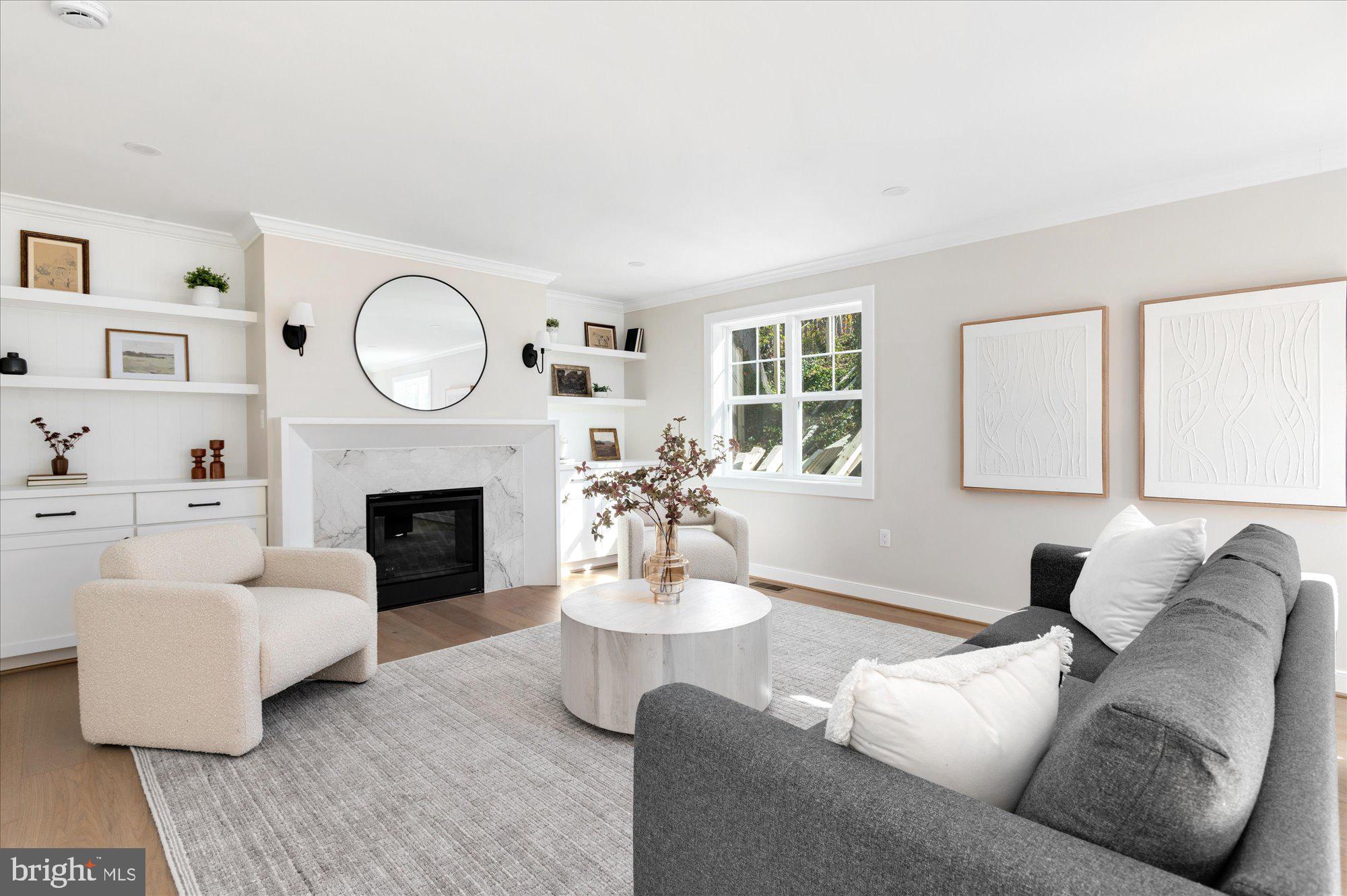 945 N LEBANON STREET