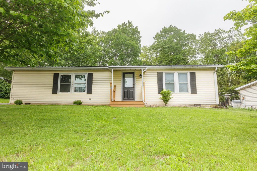 Photo of 27 Bill Dr, DENVER, PA 17517 (MLS # PALA2069866)