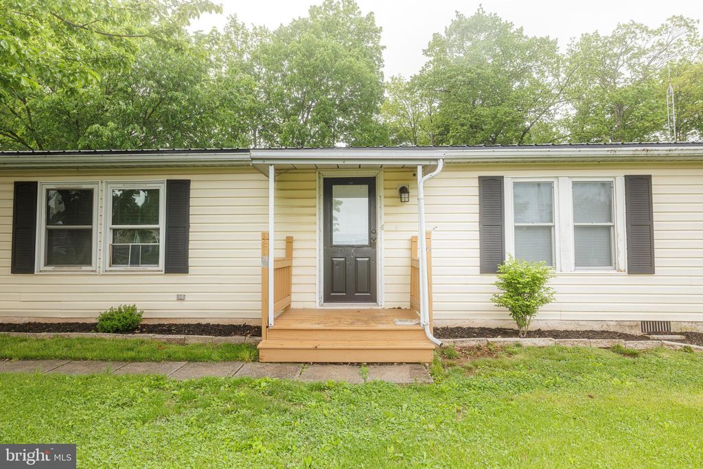 Photo of 27 Bill Dr, DENVER, PA 17517 (MLS # PALA2069866)