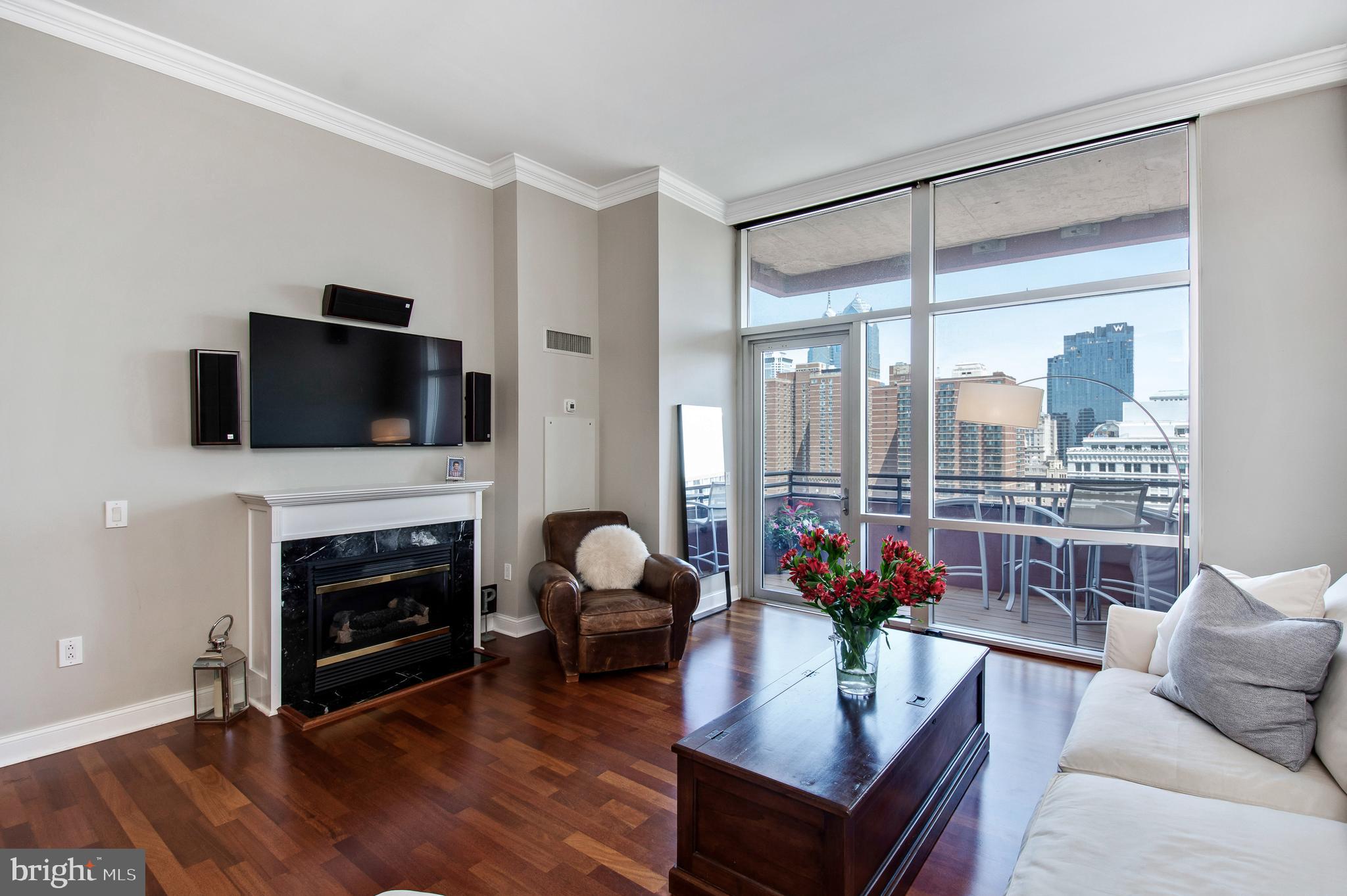 AVENUE OF THE ARTS - Residential