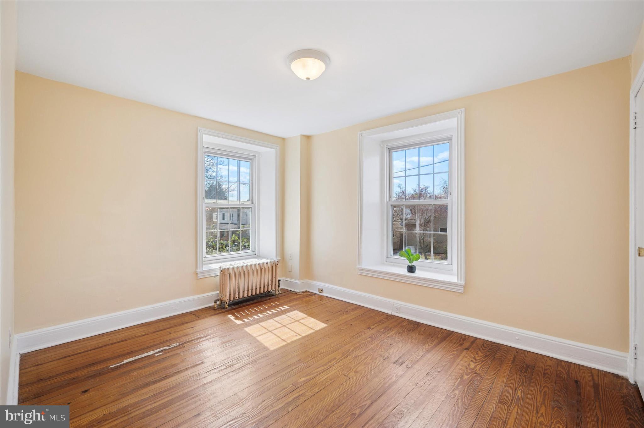 CHESTNUT HILL - Residential