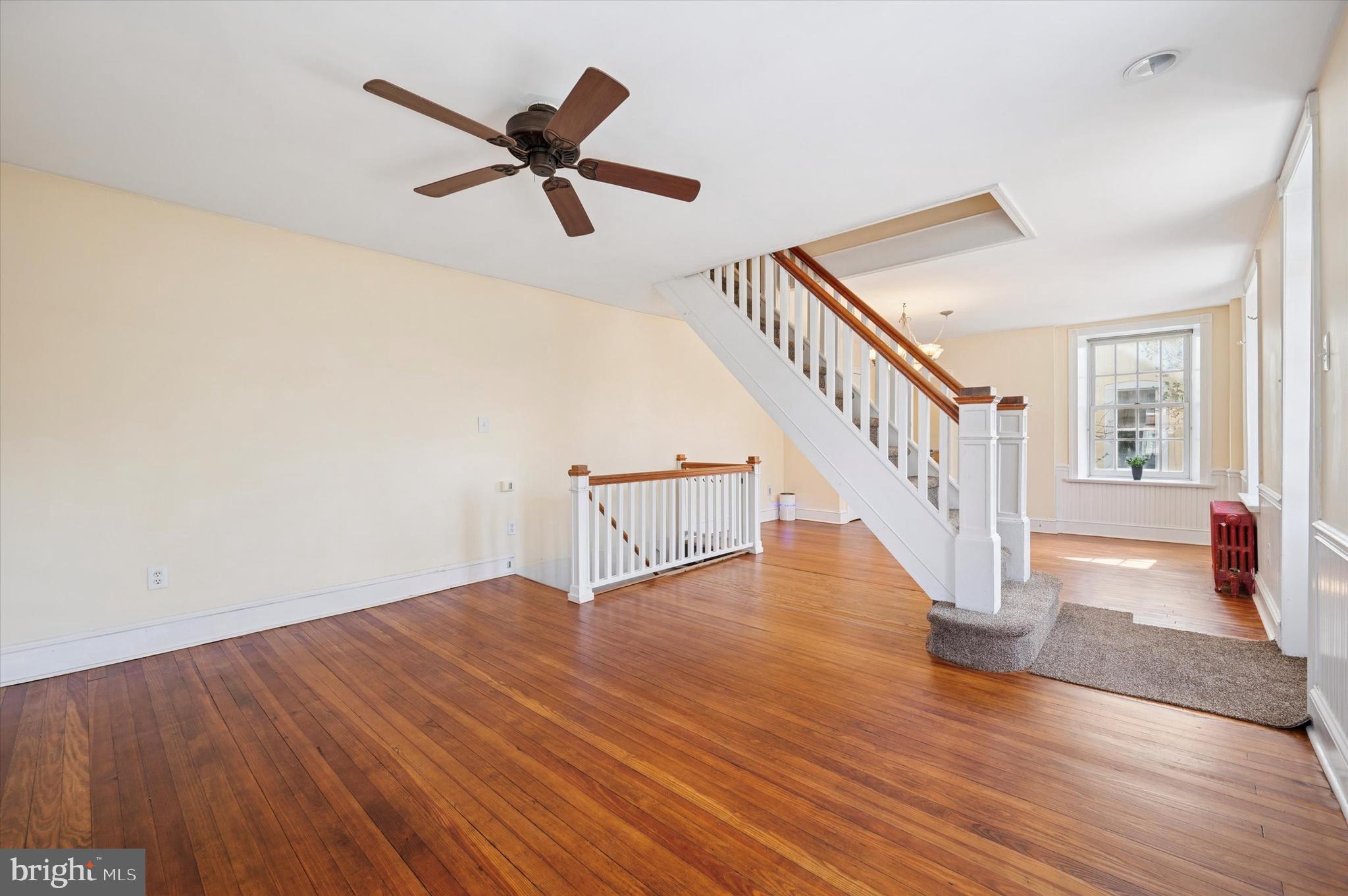 CHESTNUT HILL - Residential