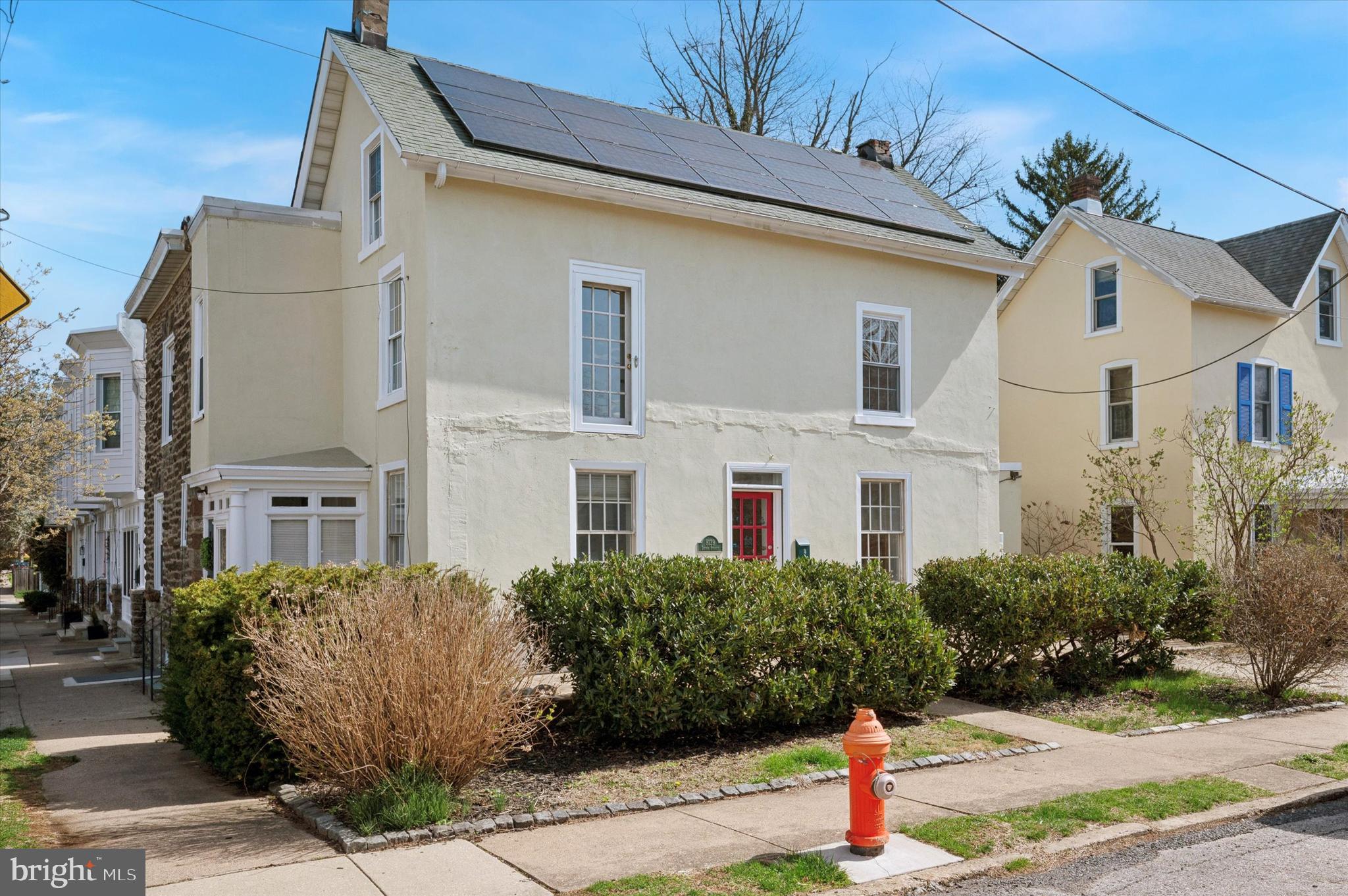 CHESTNUT HILL - Residential