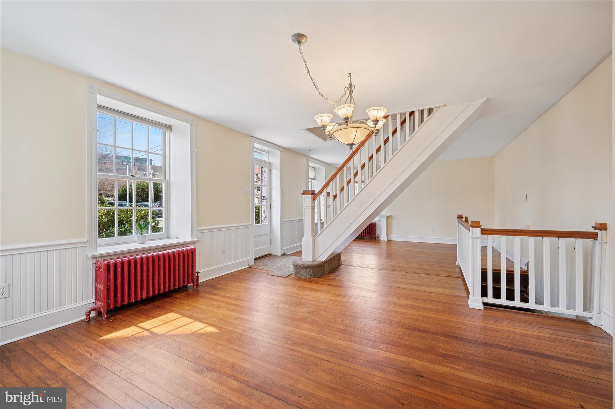 CHESTNUT HILL - Residential
