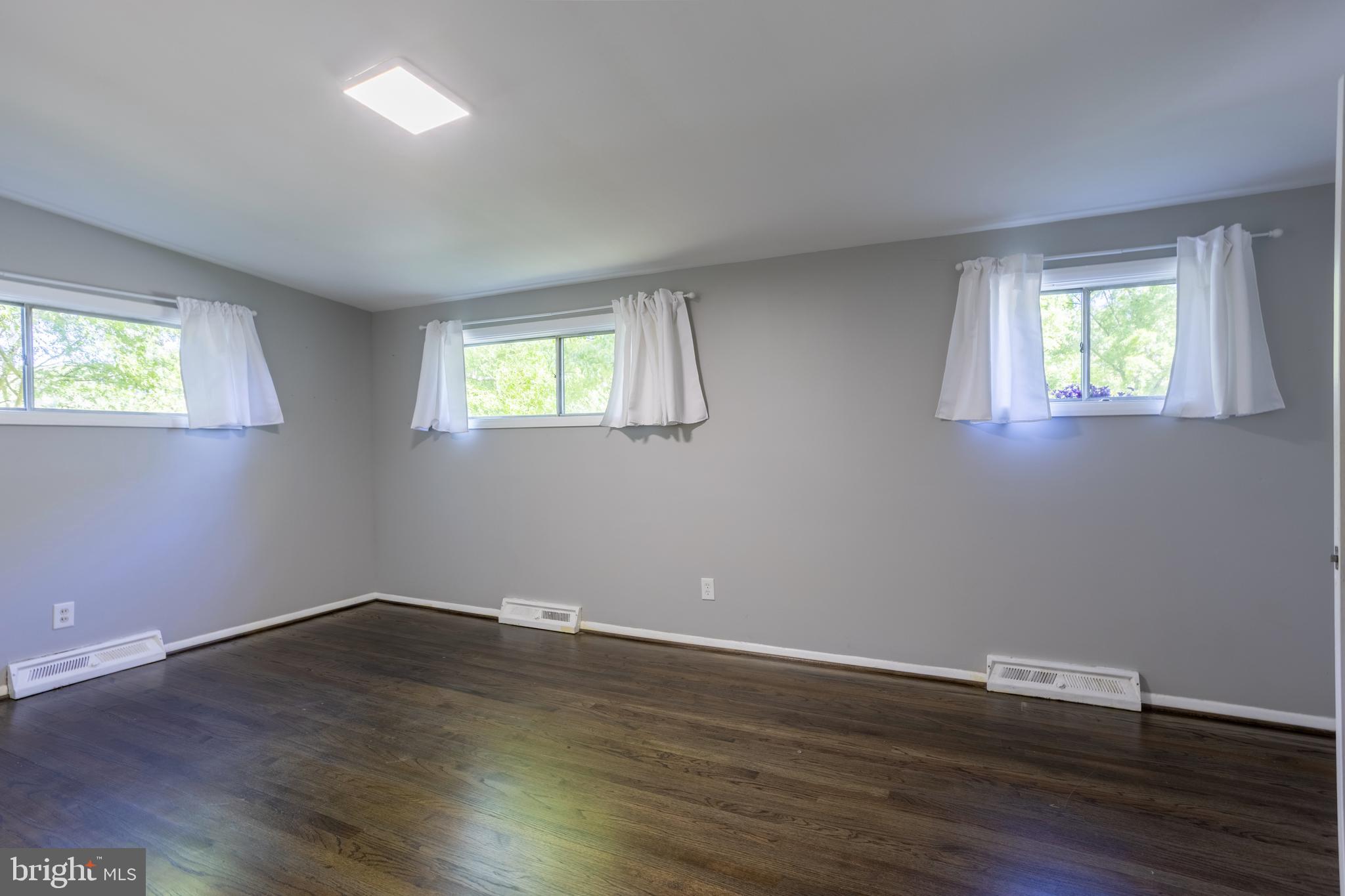 MIDFIELD - Residential