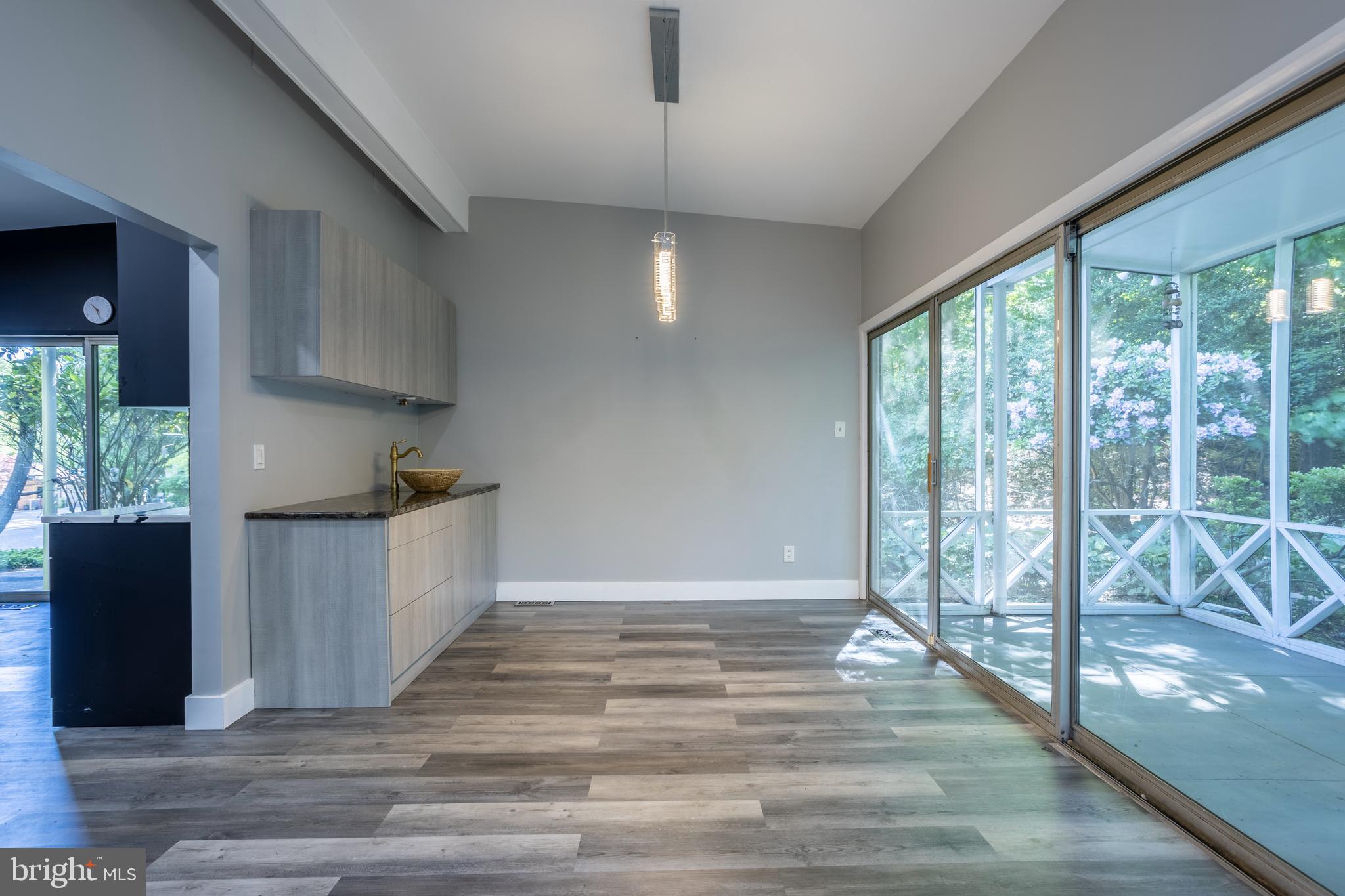 MIDFIELD - Residential