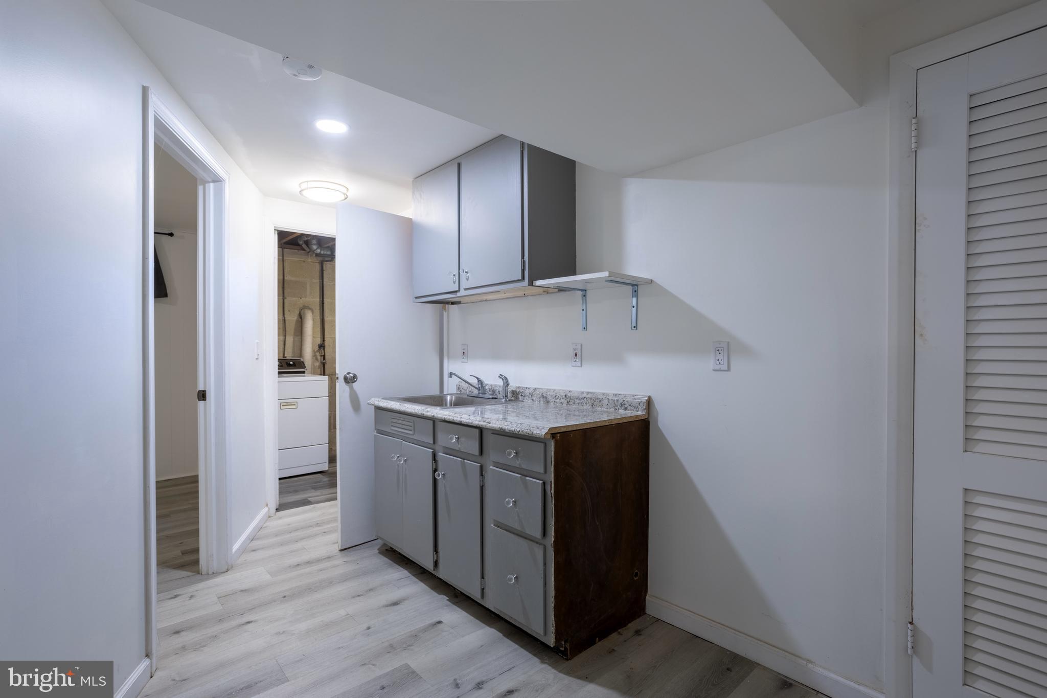 MIDFIELD - Residential