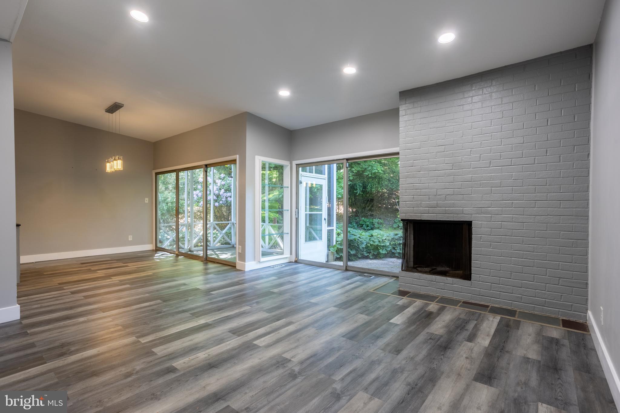 MIDFIELD - Residential