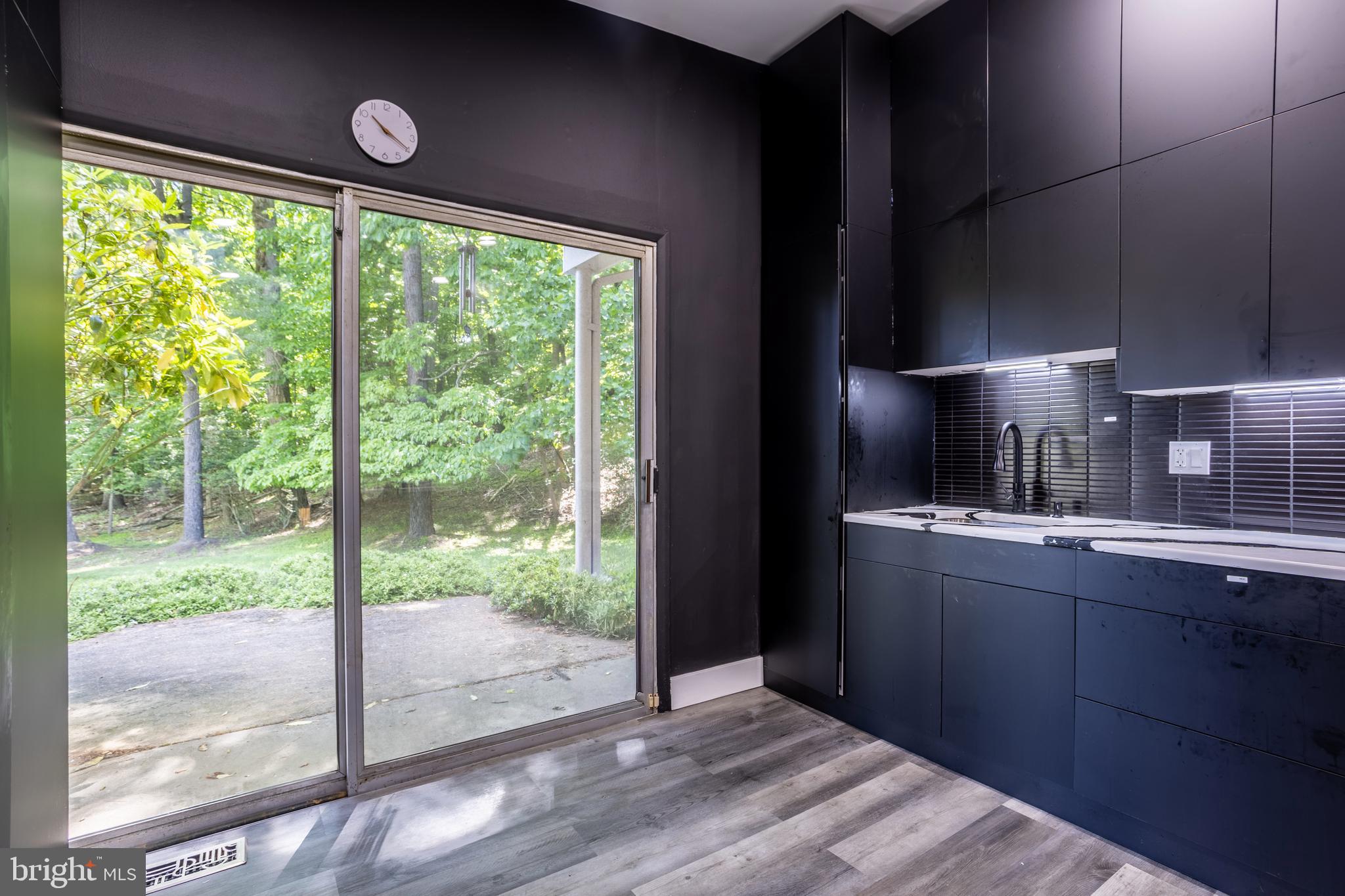 MIDFIELD - Residential