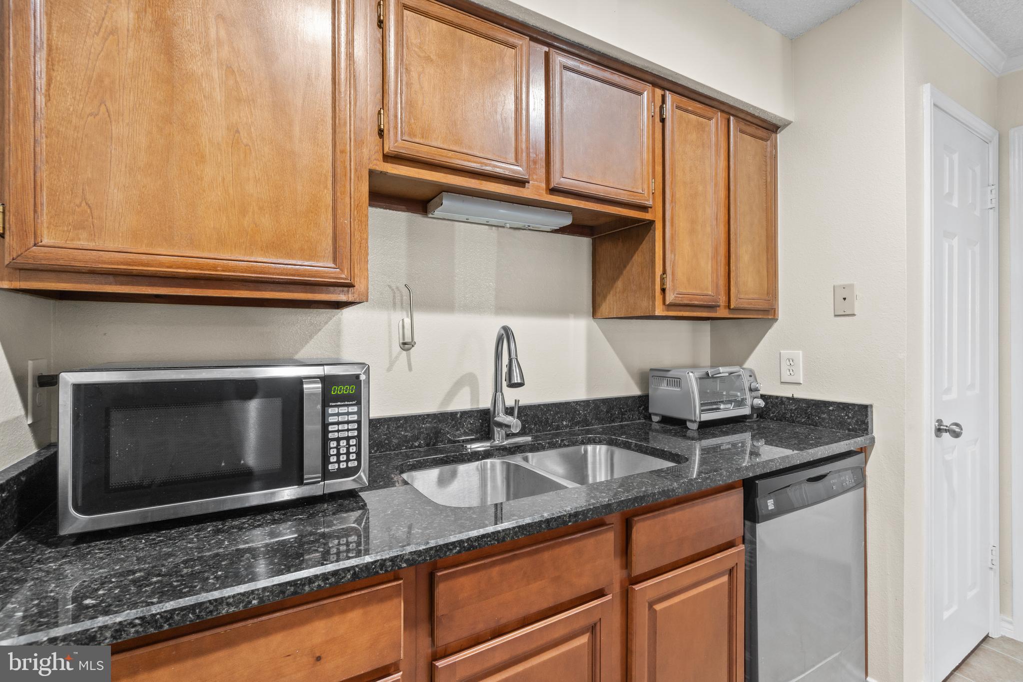 FOUNTAINS AT MCLEAN - Residential Lease