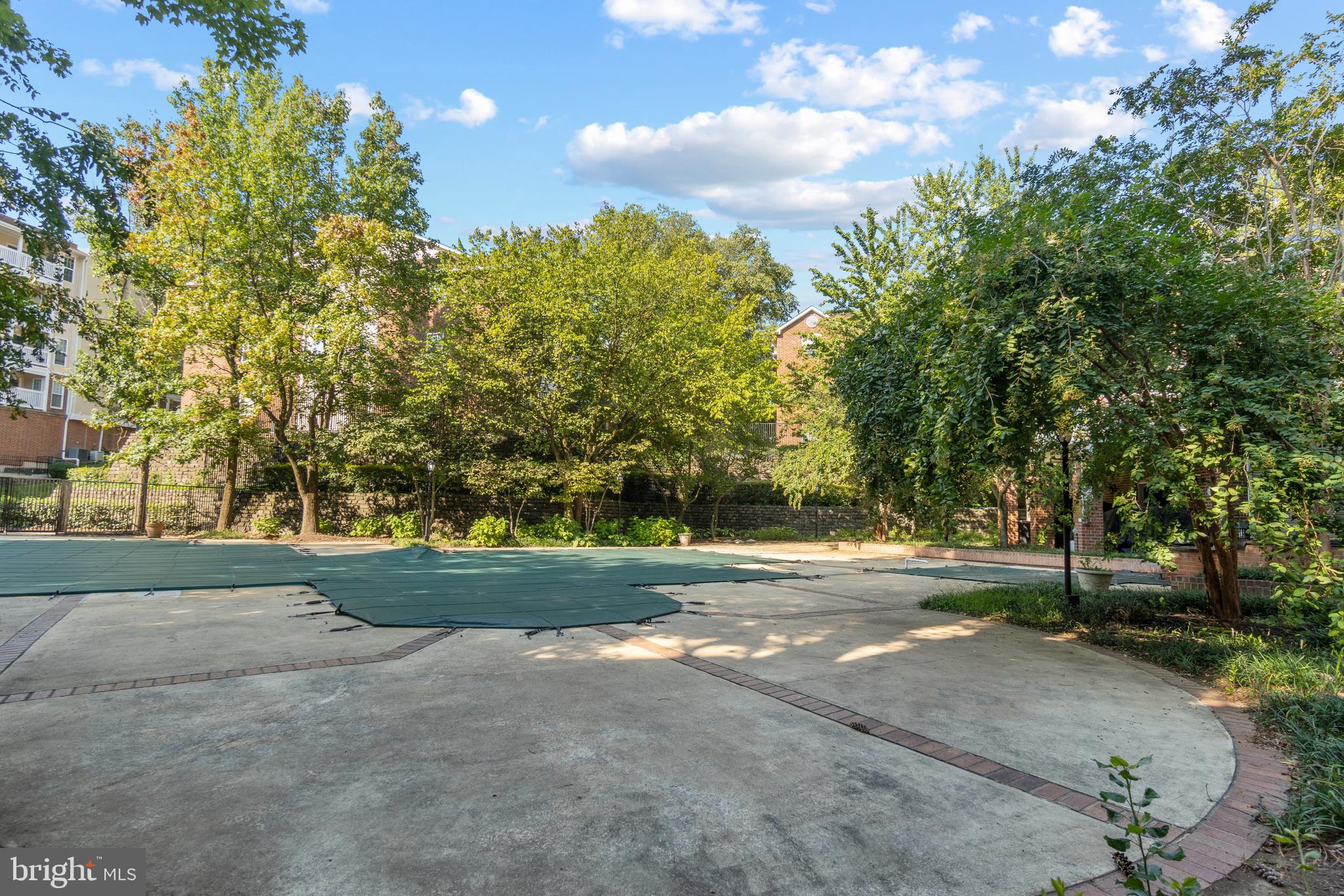 FOUNTAINS AT MCLEAN - Residential Lease