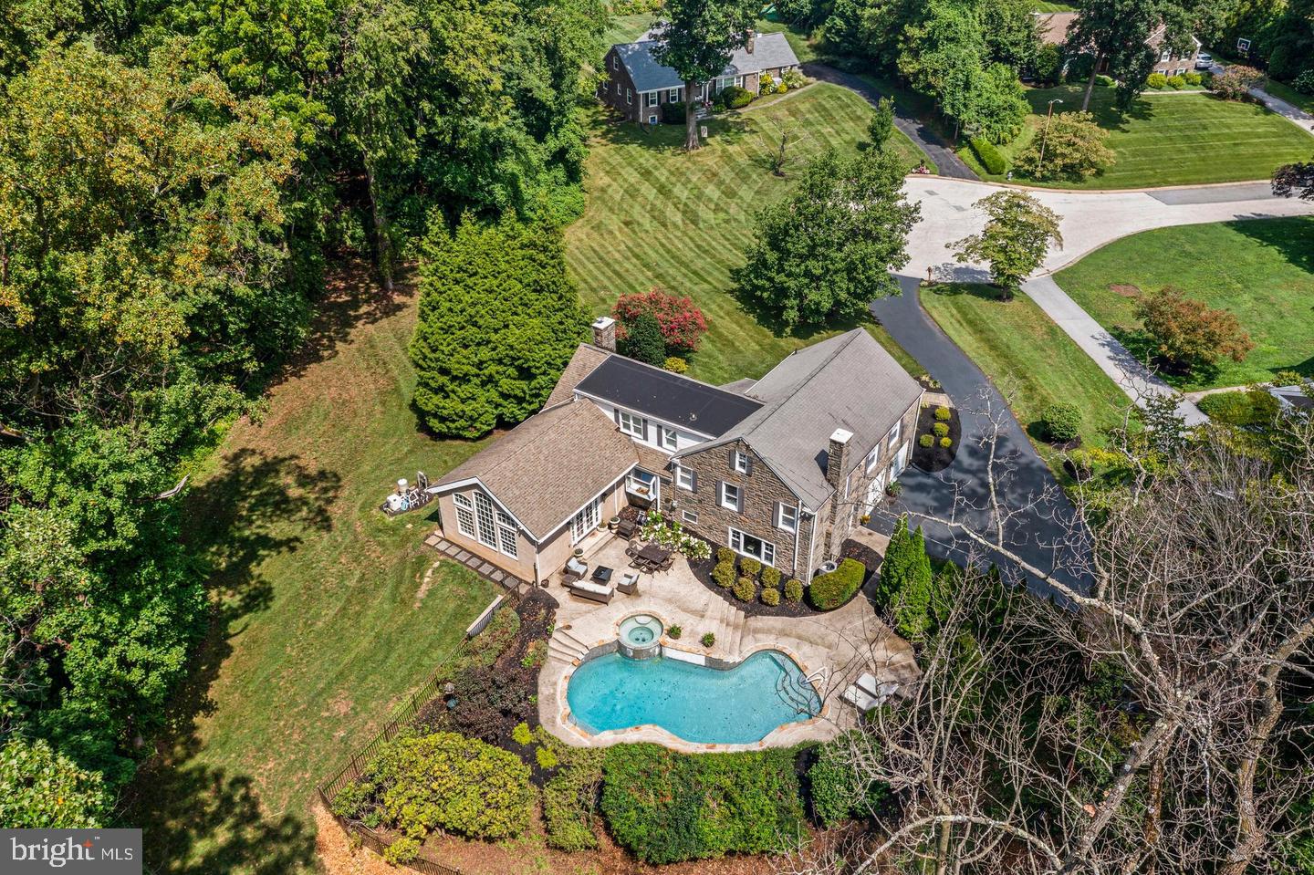 735 HAMILTON ROAD