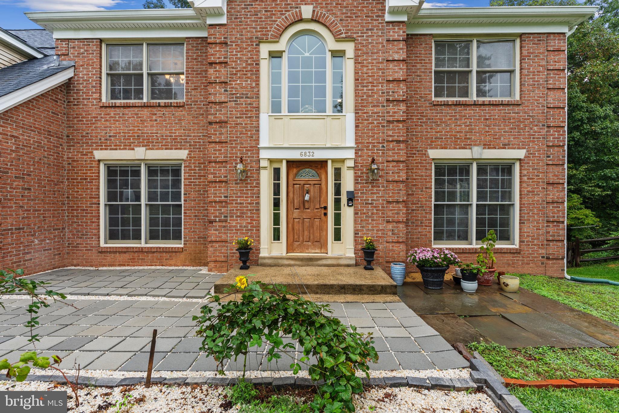 6832 COMPTON HEIGHTS