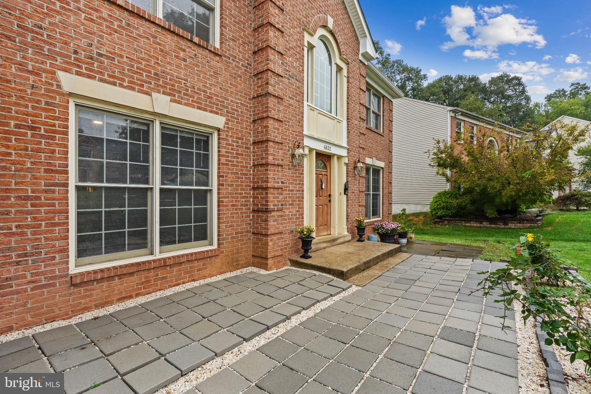 6832 COMPTON HEIGHTS