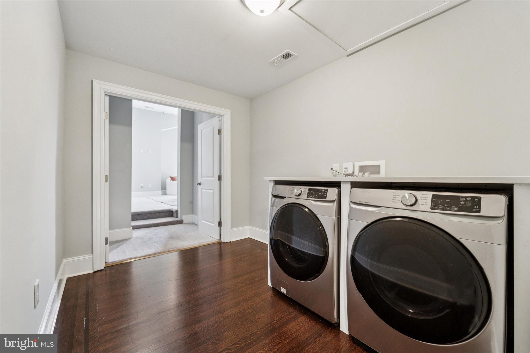 ROXBOROUGH - Residential