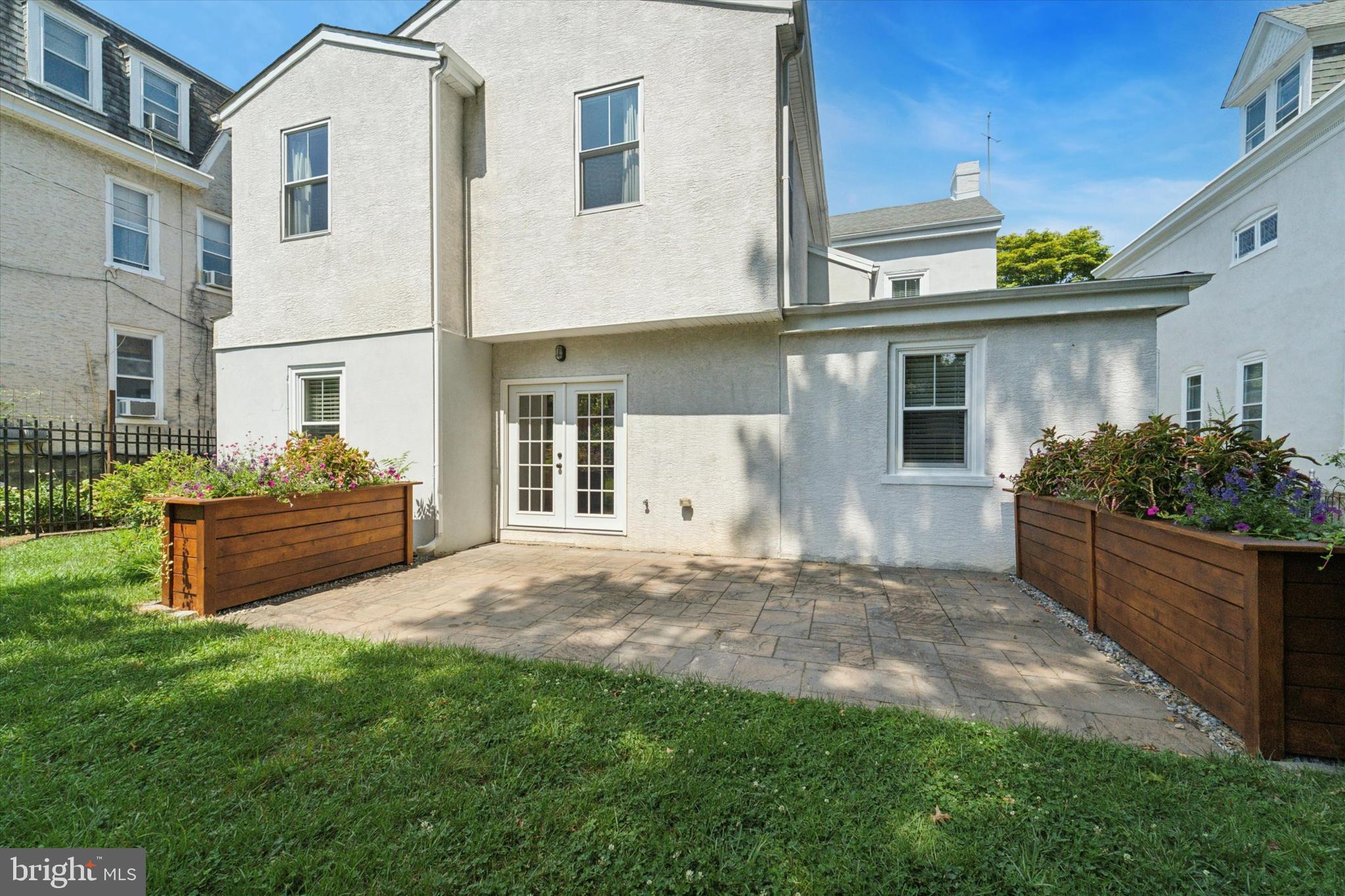 ROXBOROUGH - Residential