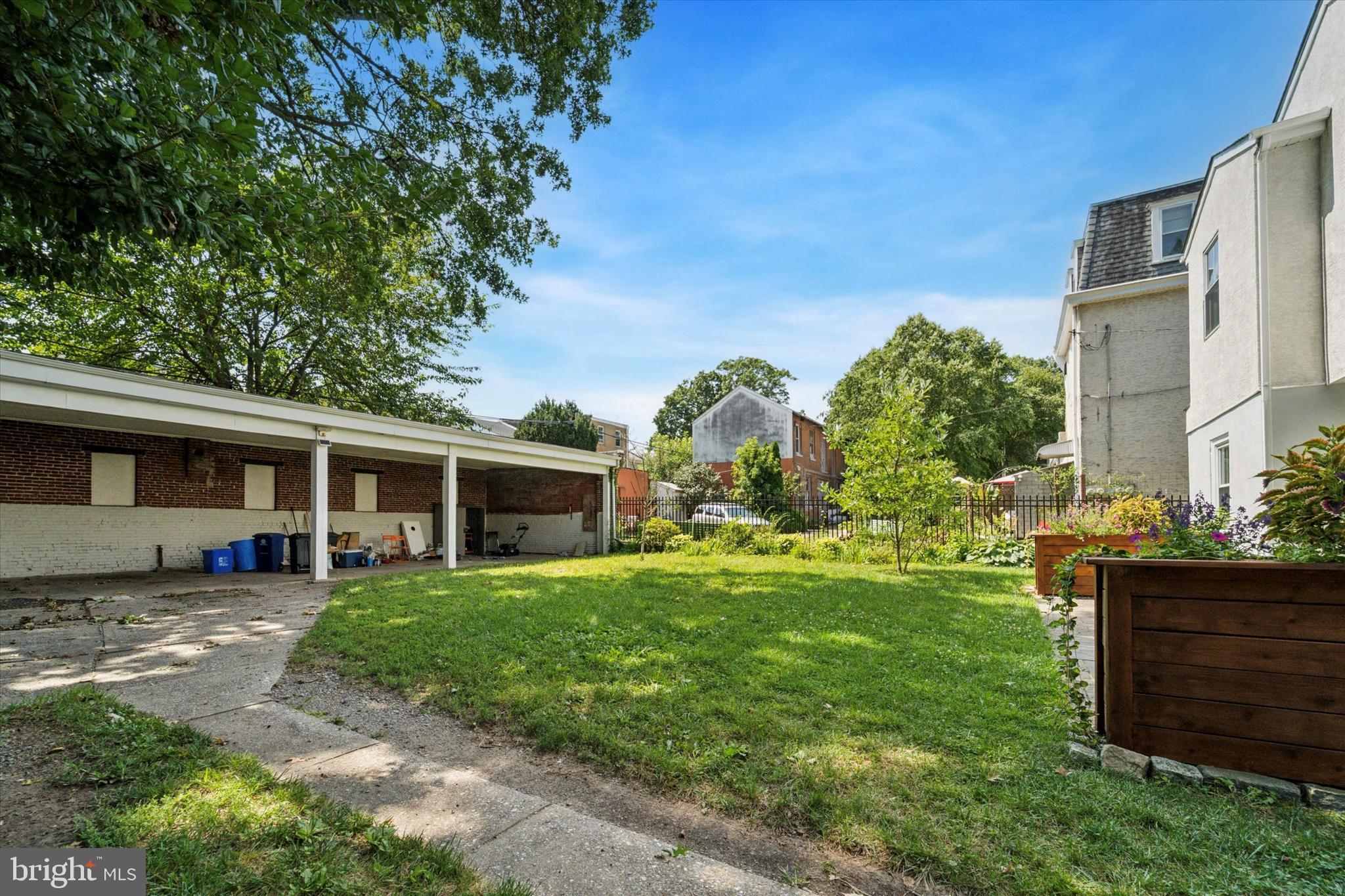 ROXBOROUGH - Residential